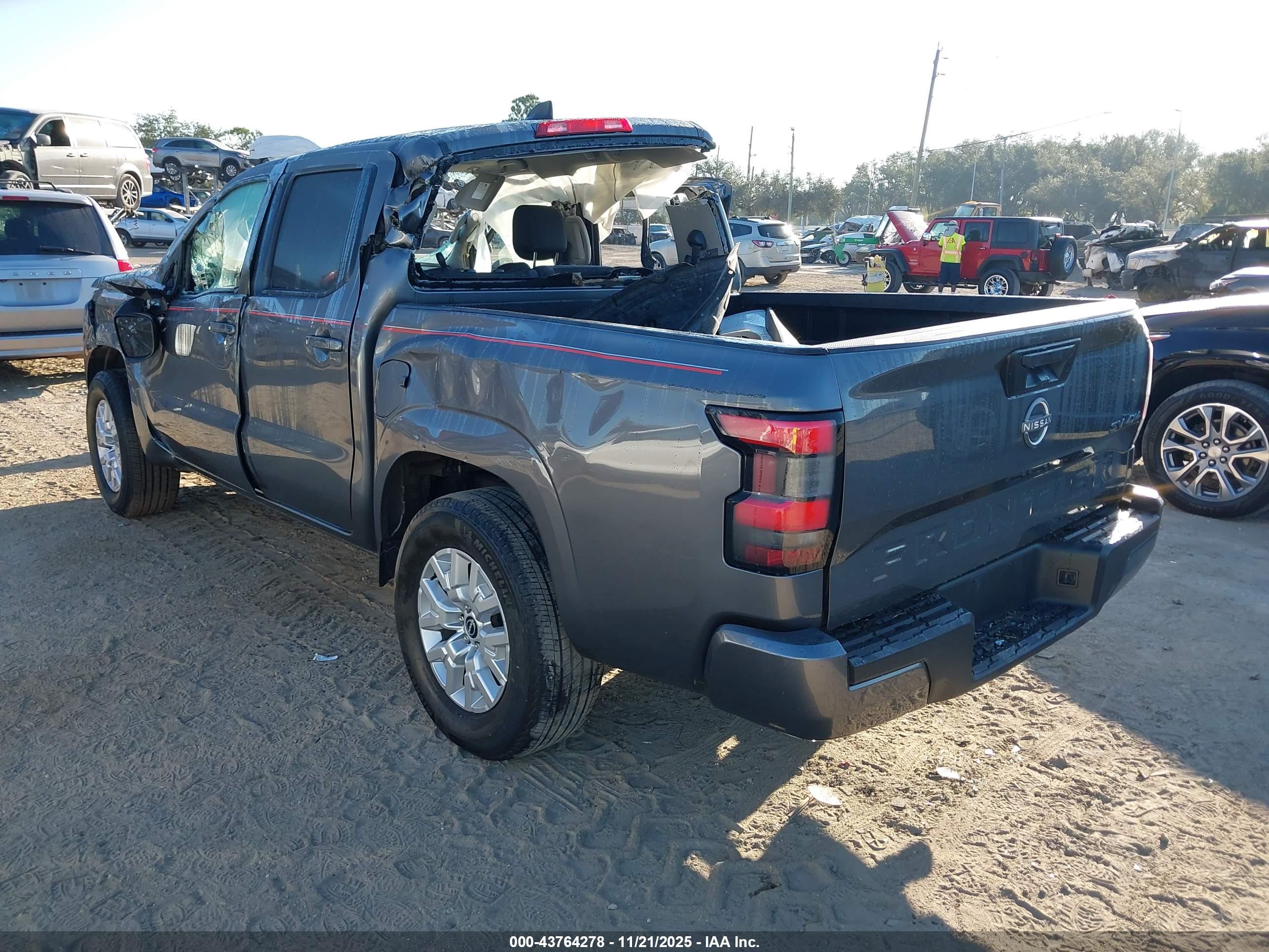 NISSAN FRONTIER image 3