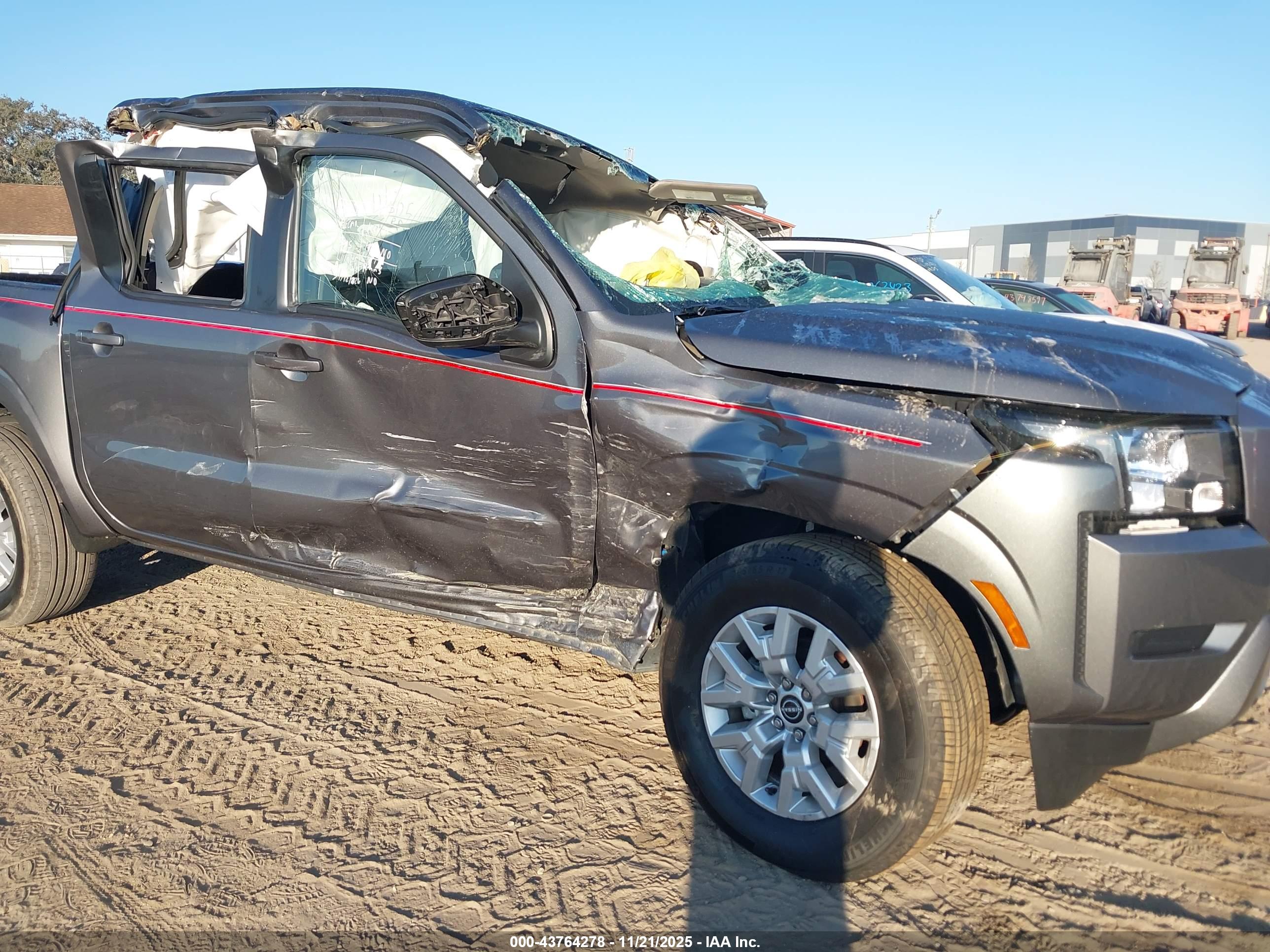 NISSAN FRONTIER image 6