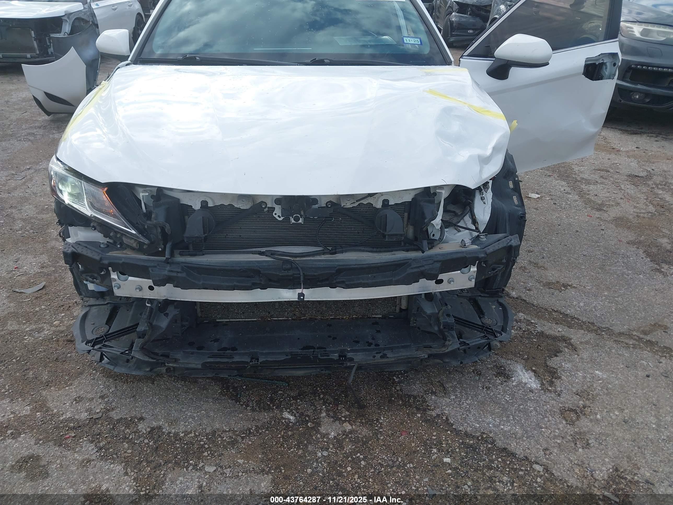 TOYOTA CAMRY image 6