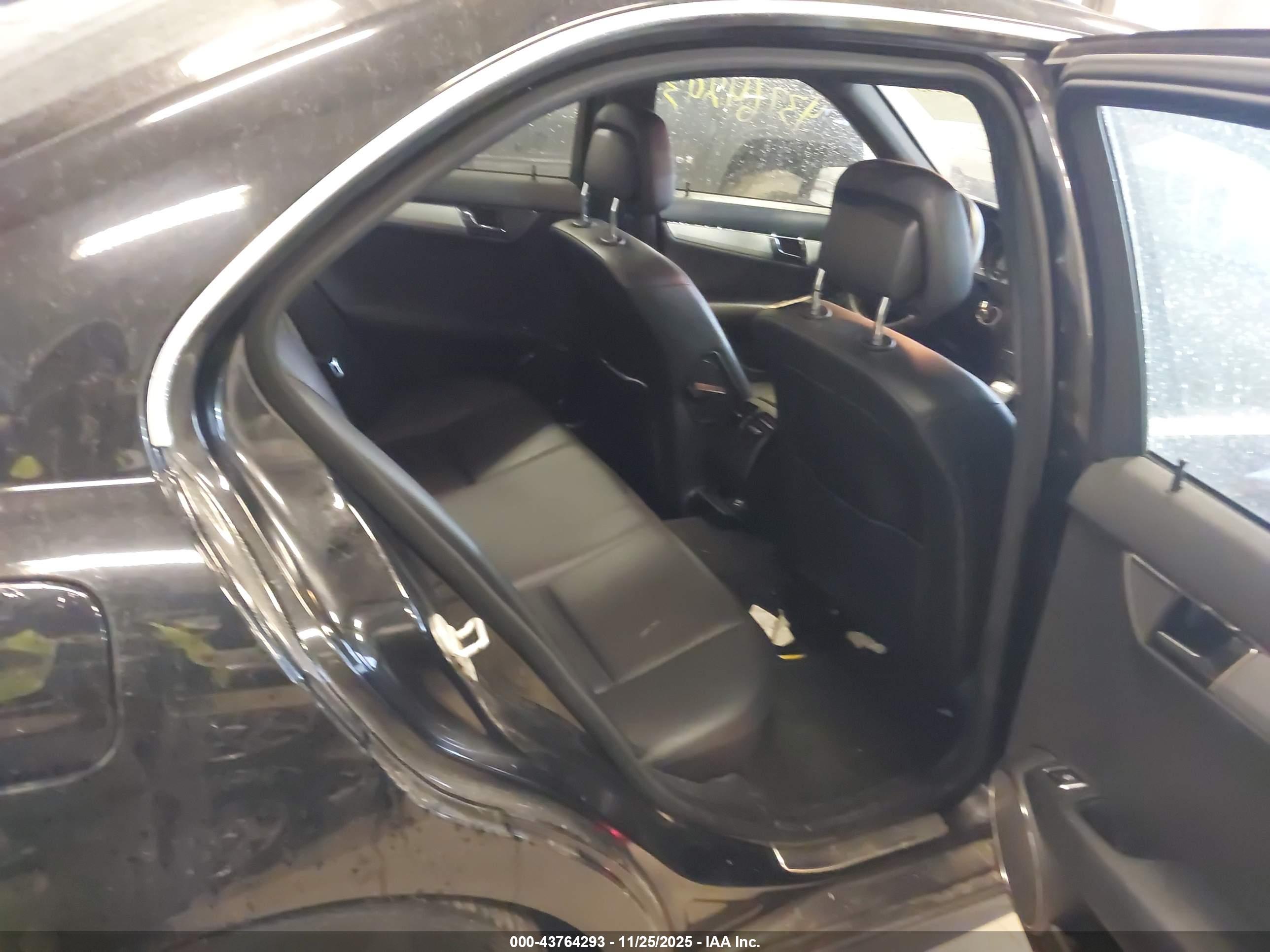 MERCEDES-BENZ C image 8