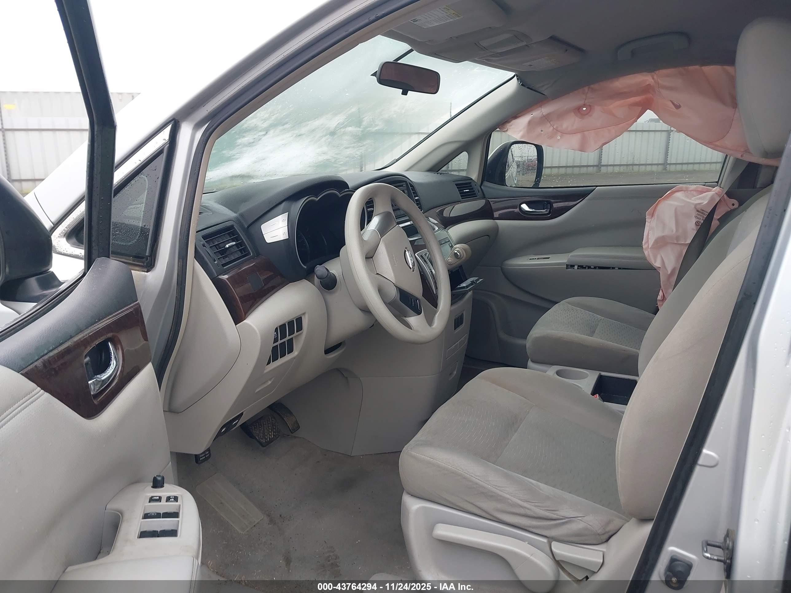 NISSAN QUEST image 5