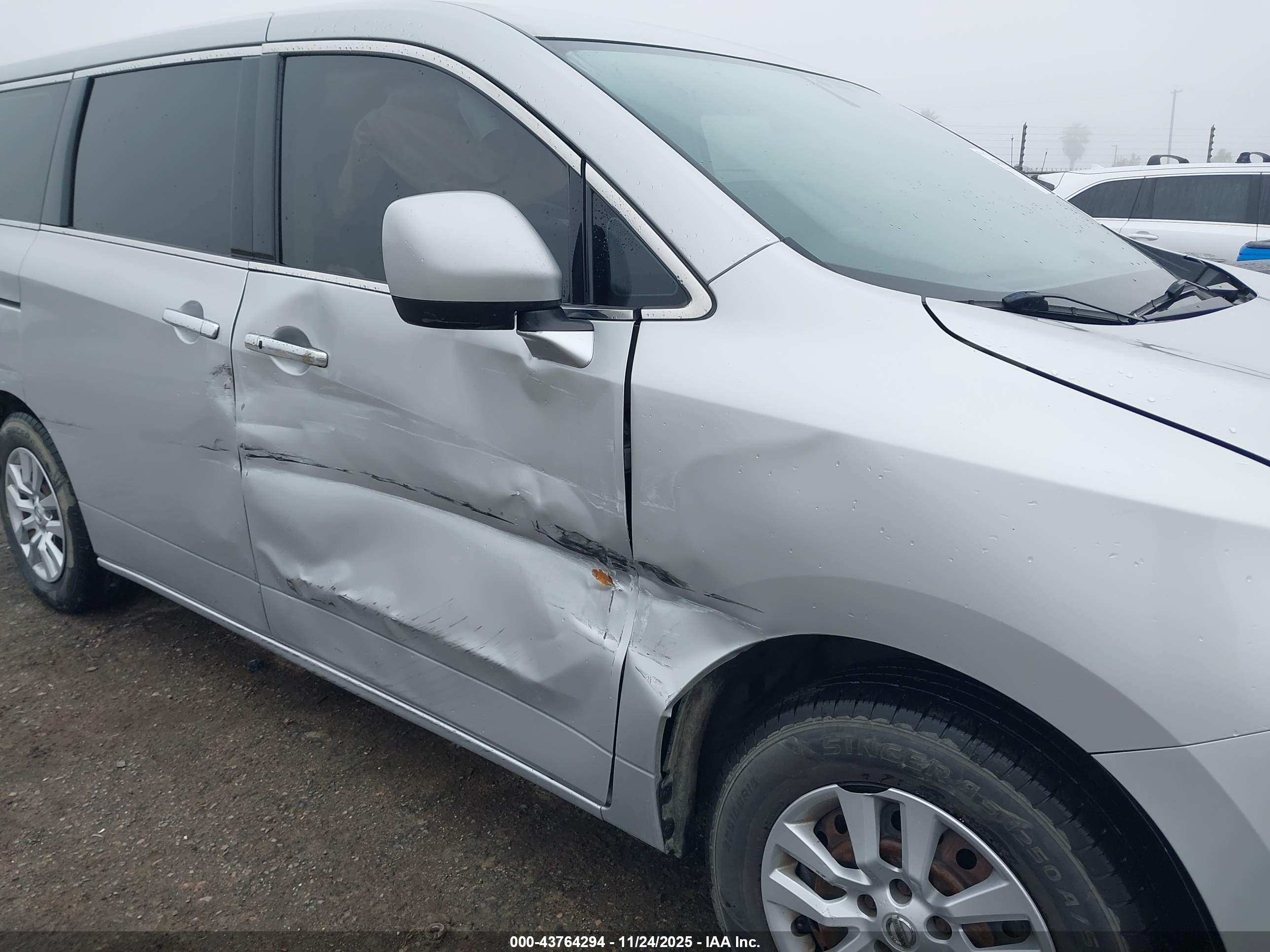 NISSAN QUEST image 6