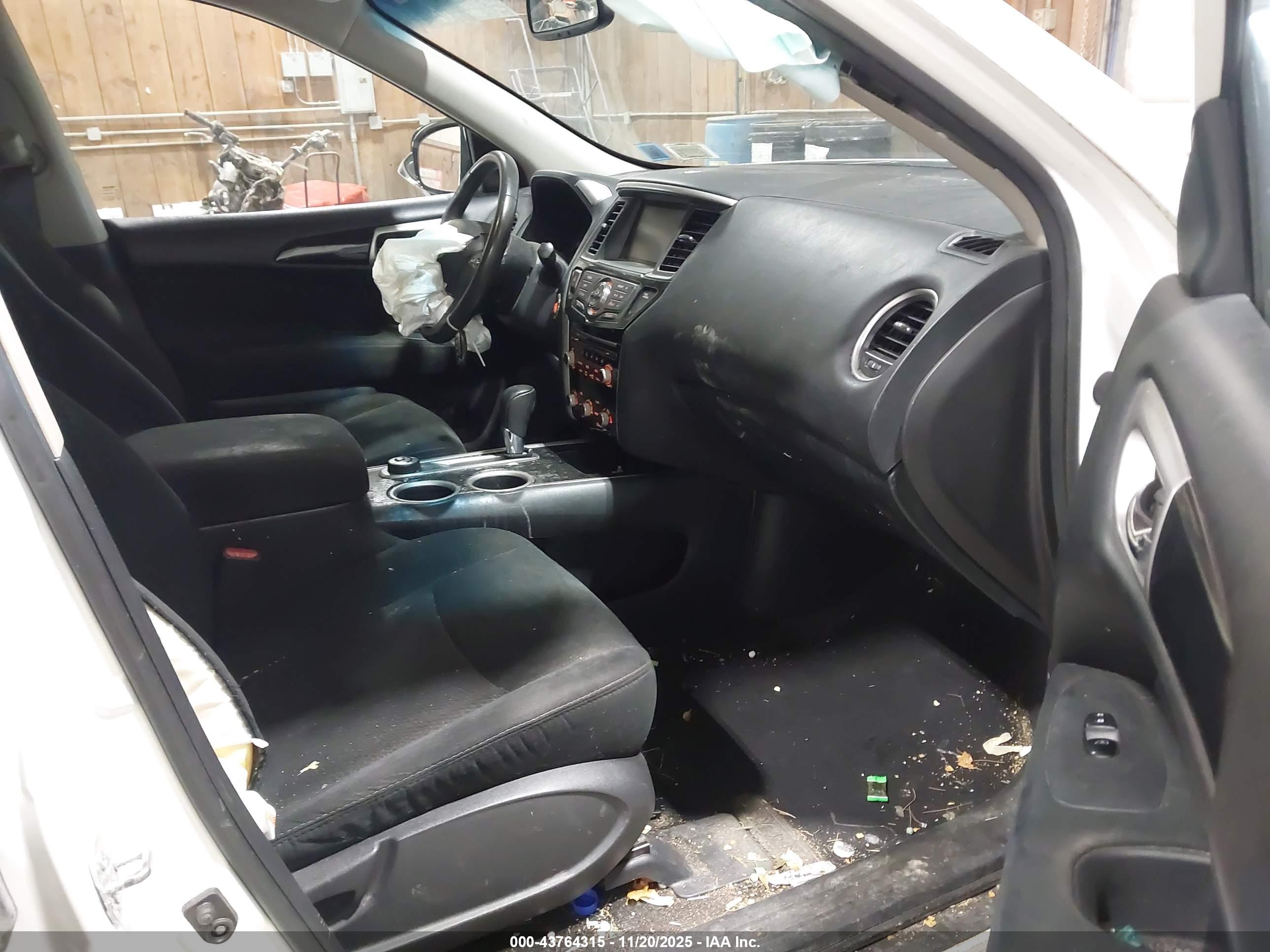 NISSAN PATHFINDER image 5
