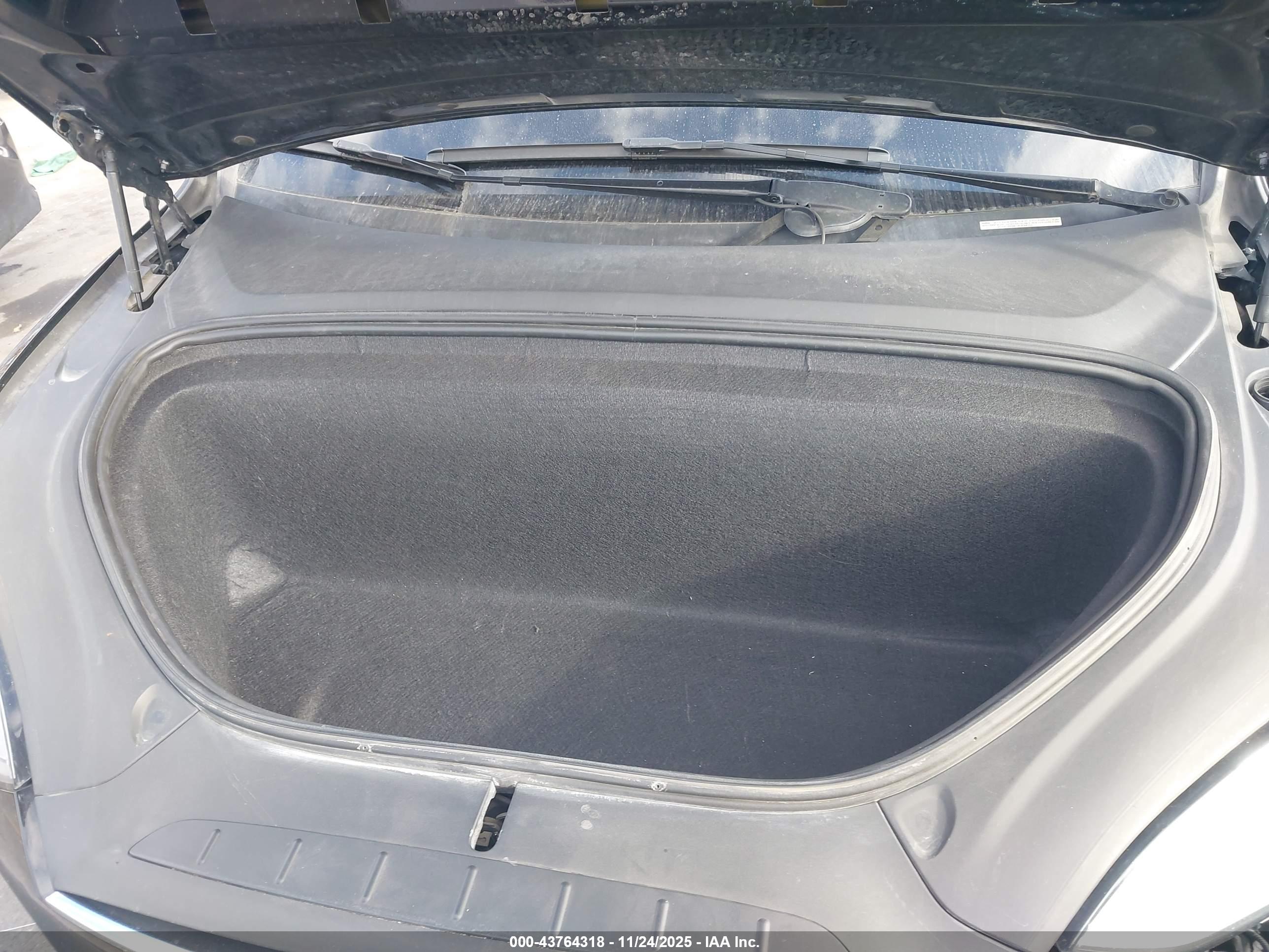 TESLA MODEL image 10