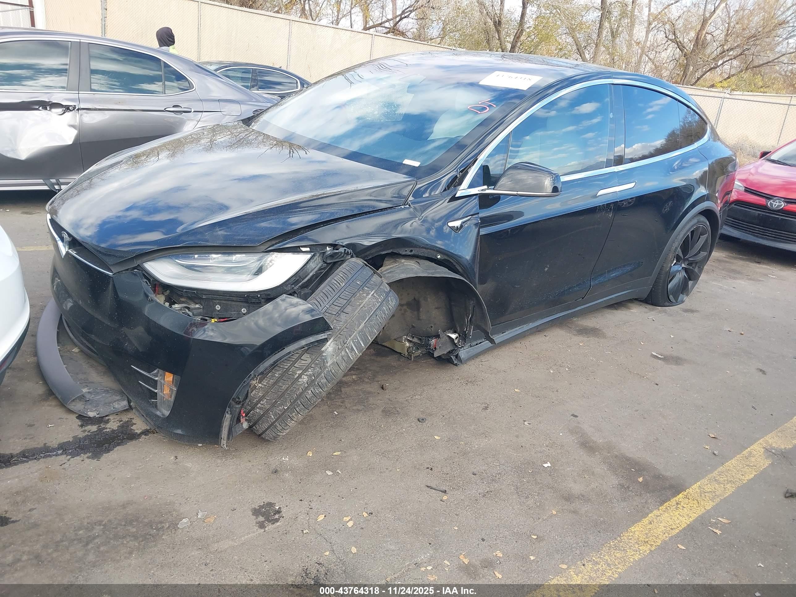 TESLA MODEL image 2