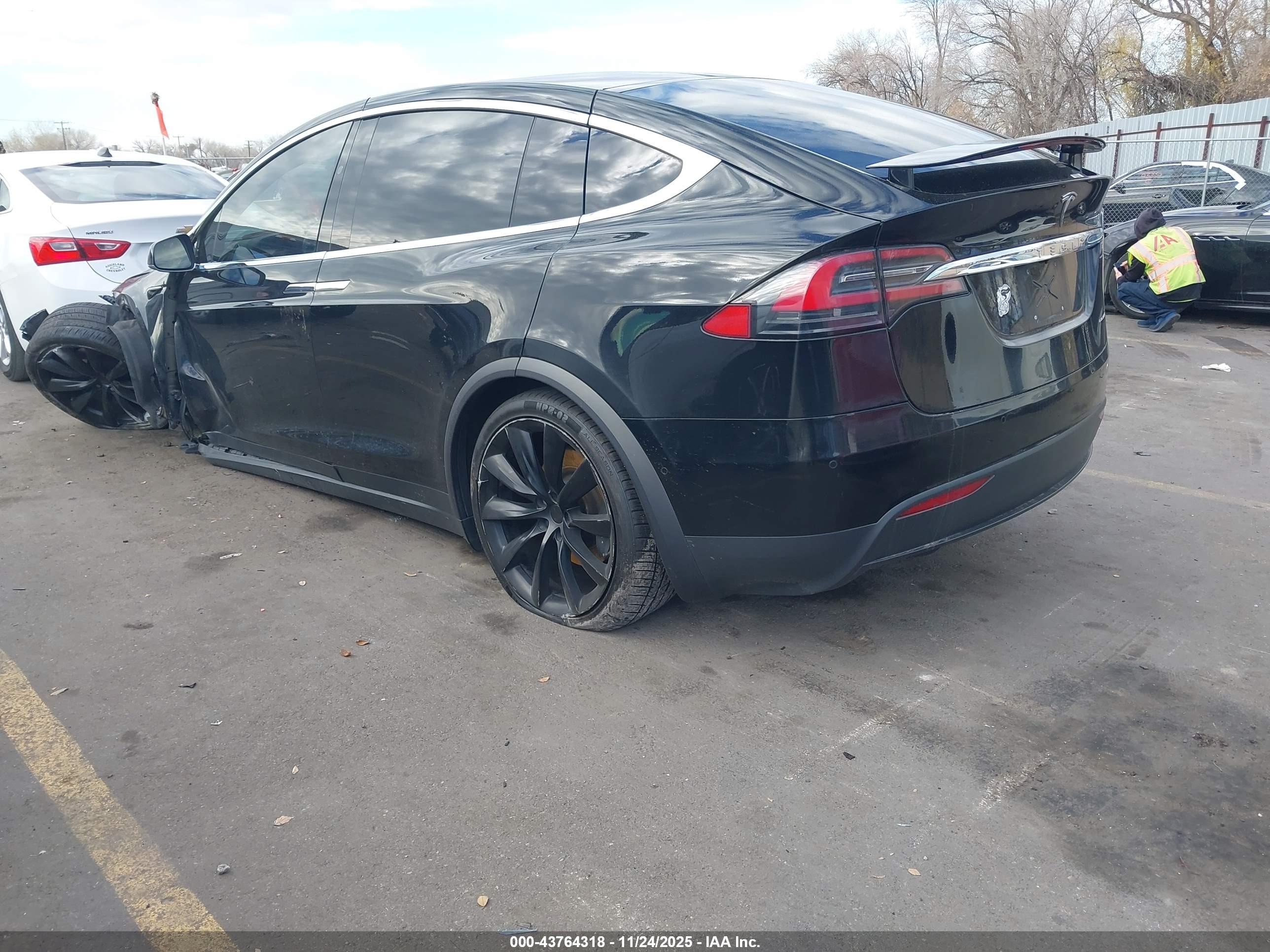 TESLA MODEL image 3