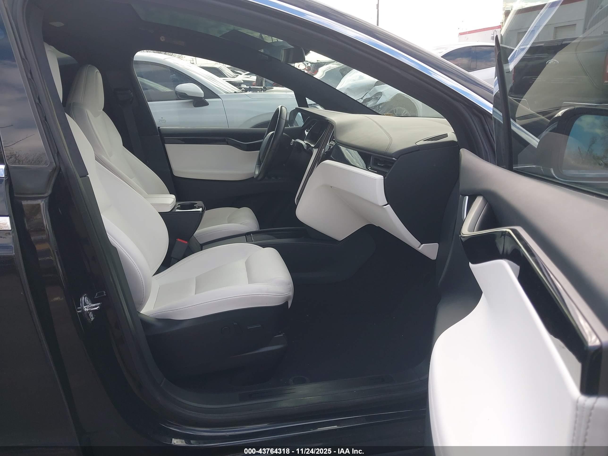 TESLA MODEL image 5