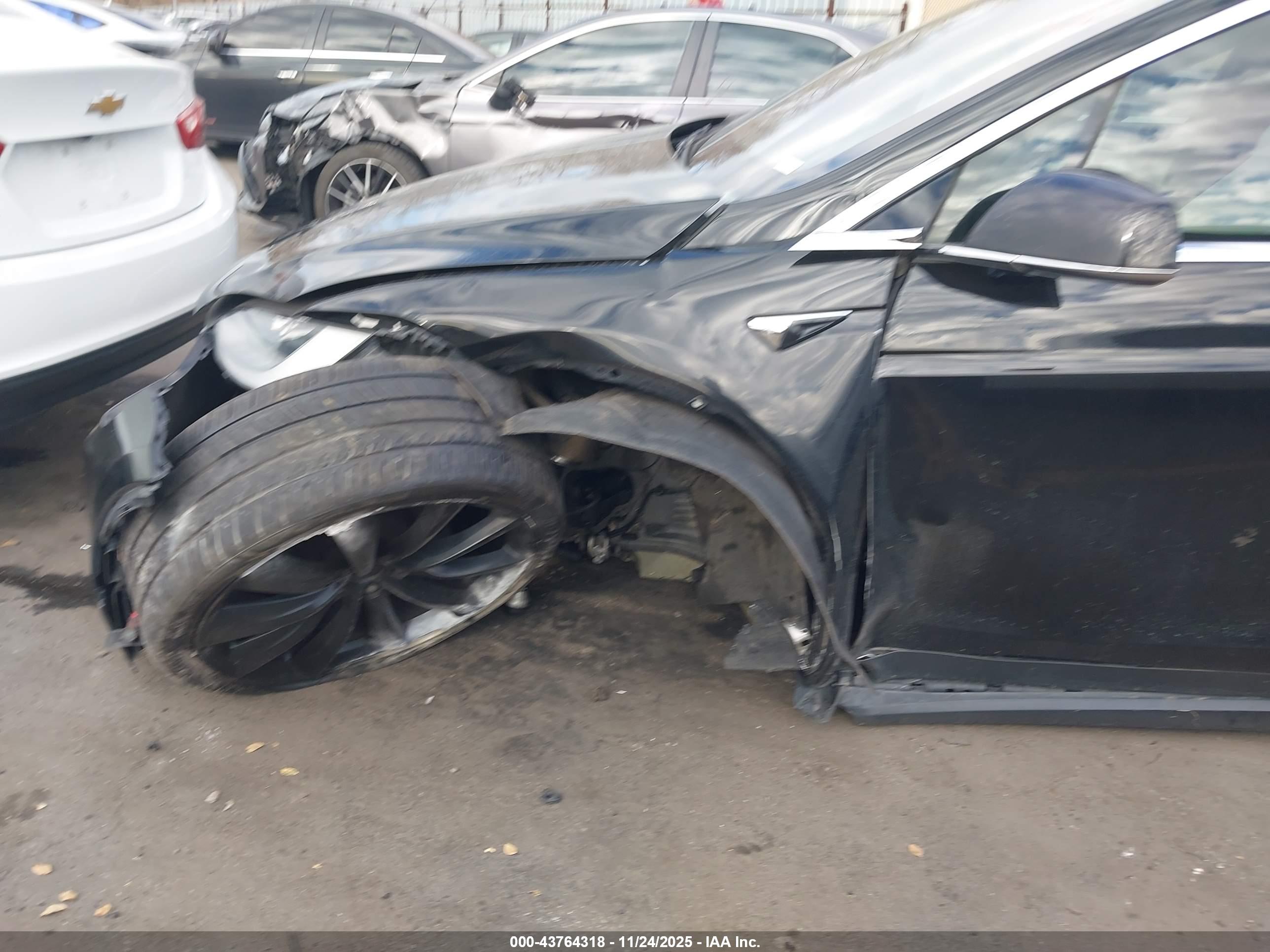 TESLA MODEL image 6