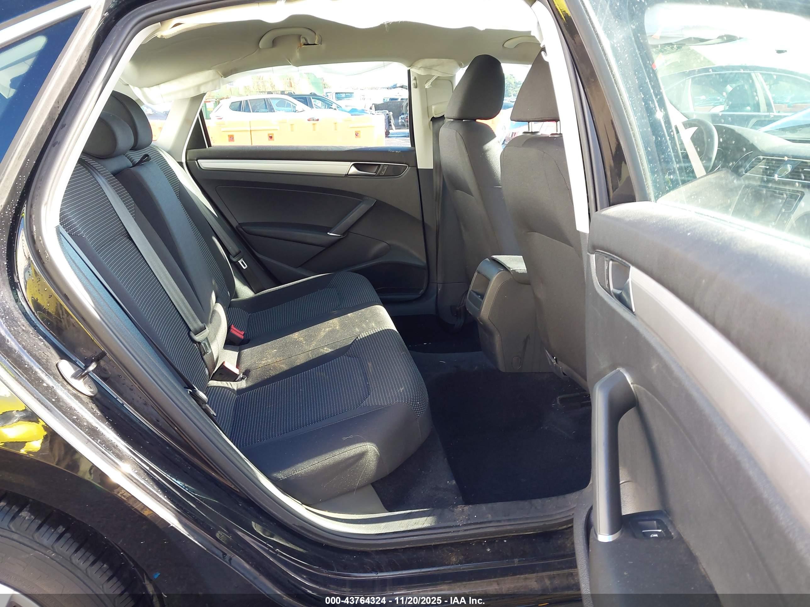 VOLKSWAGEN PASSAT image 8