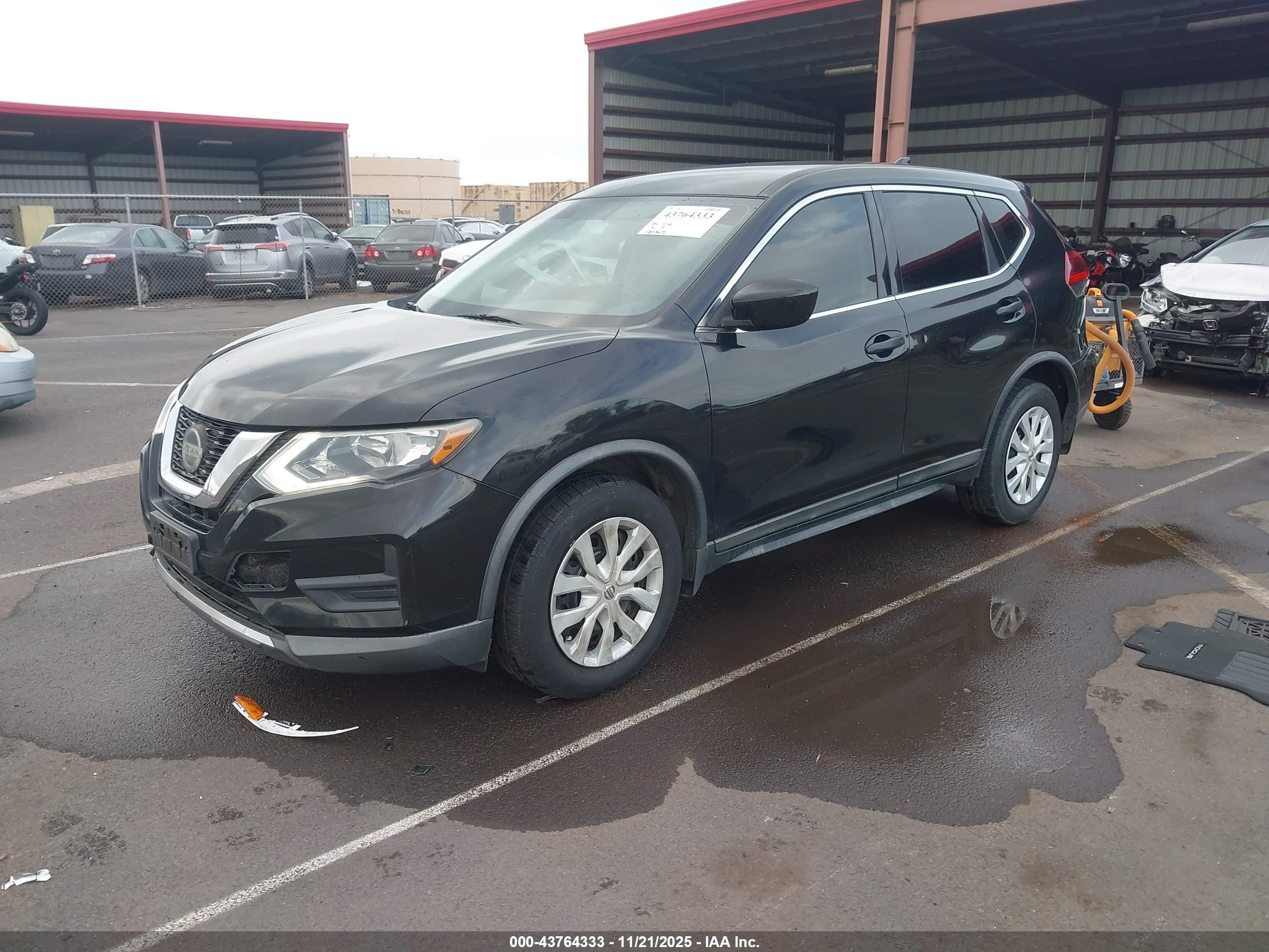 NISSAN ROGUE image 2