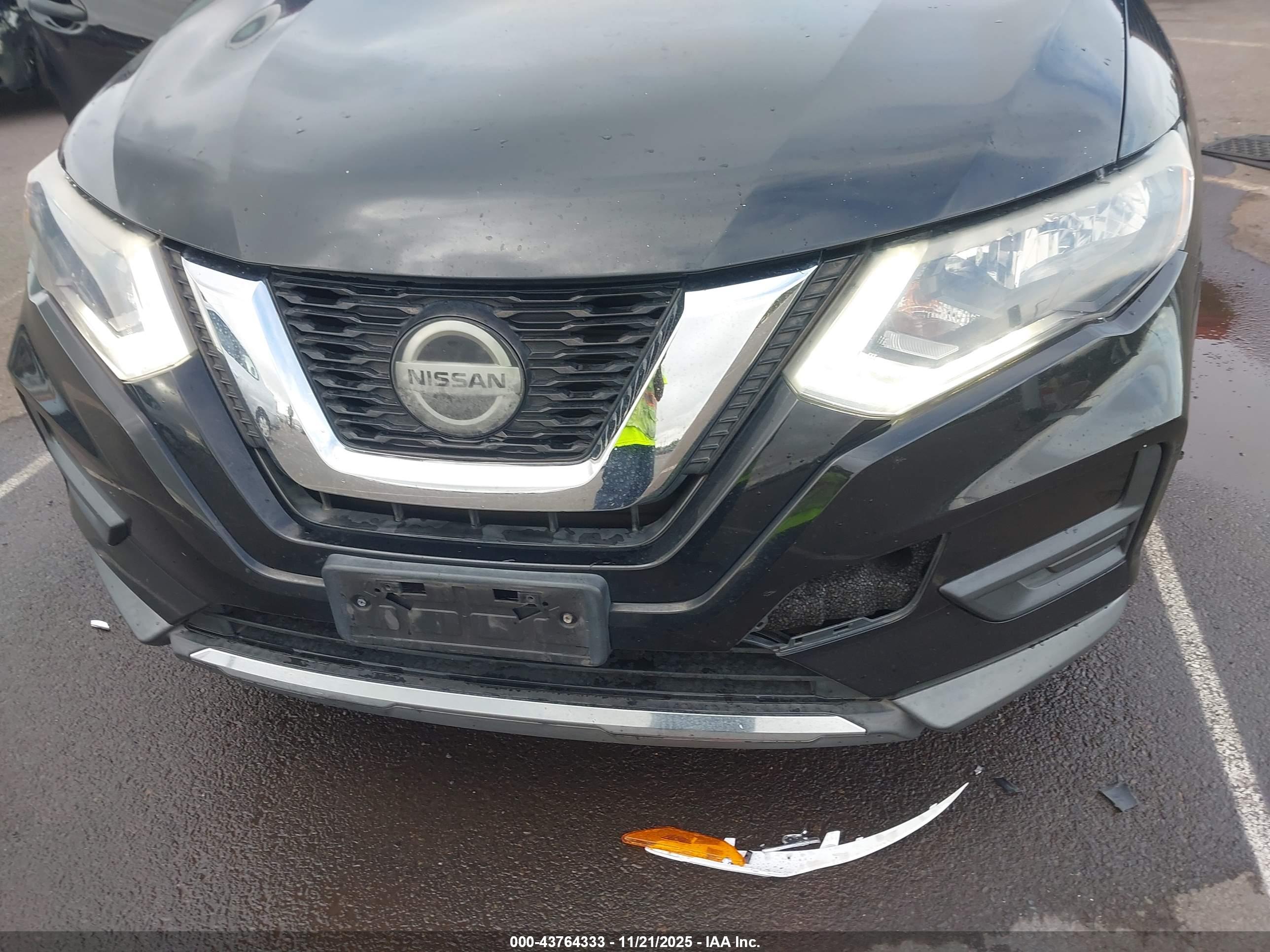 NISSAN ROGUE image 6