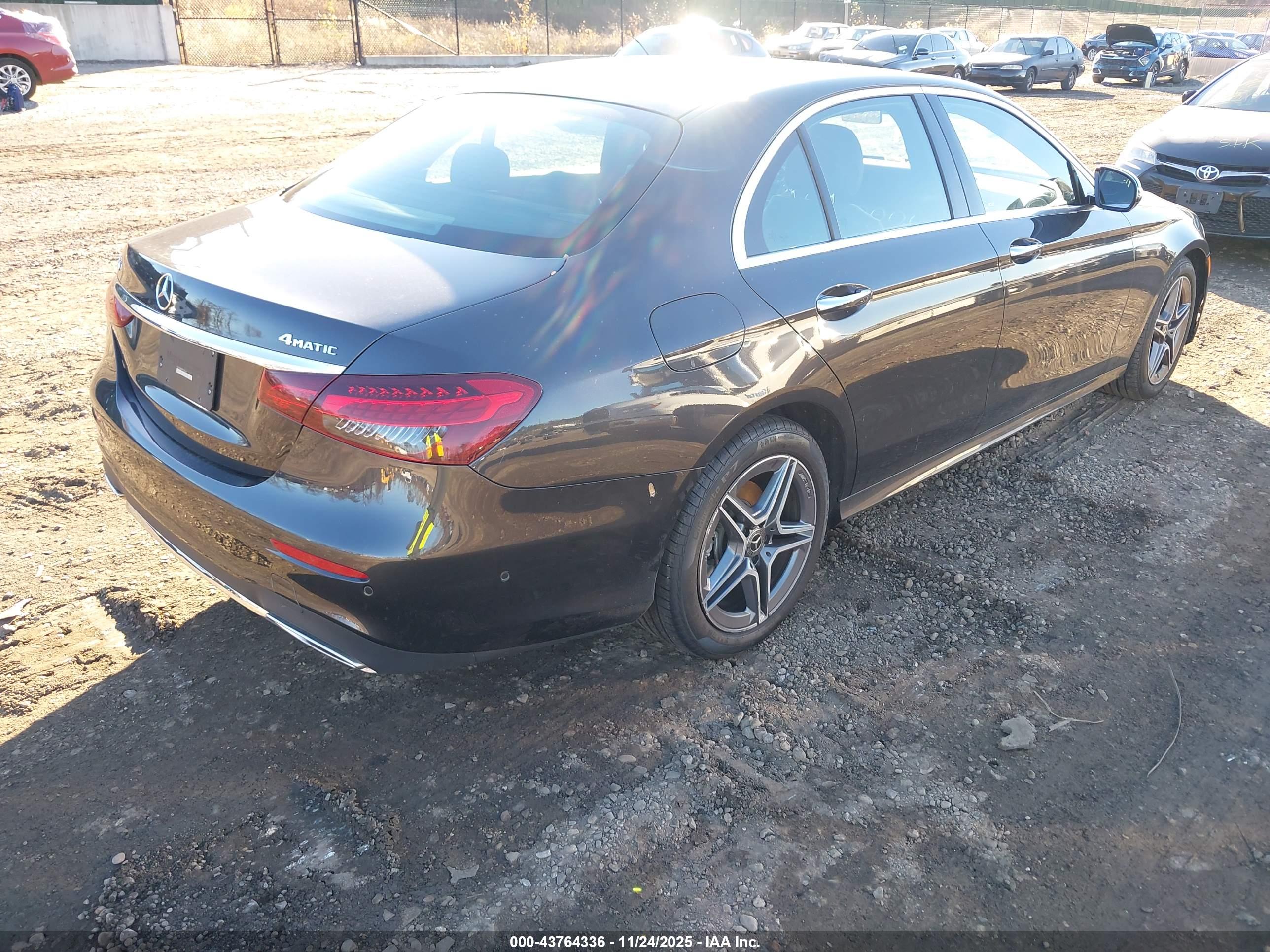 MERCEDES-BENZ E image 4