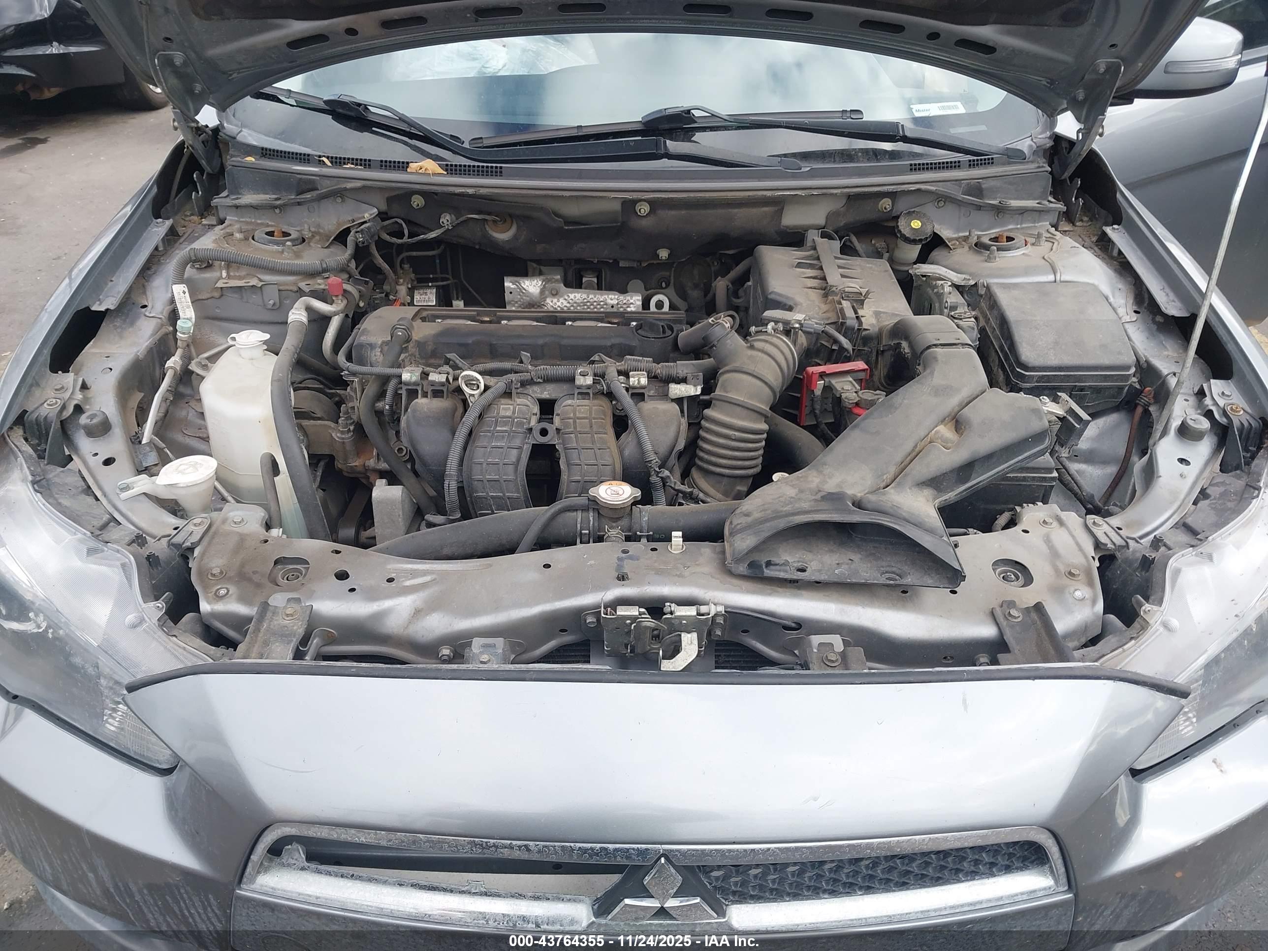 MITSUBISHI LANCER image 10