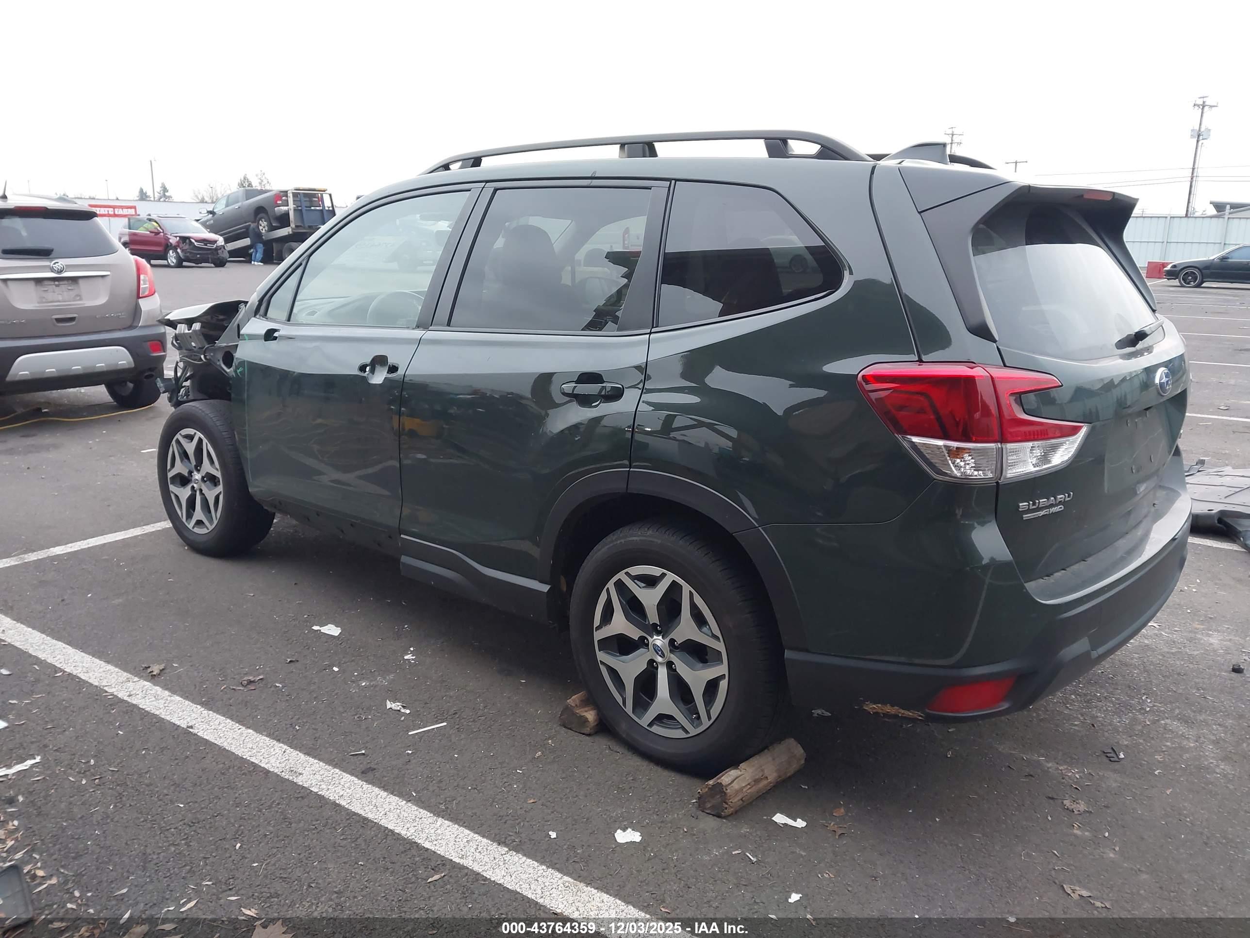 SUBARU FORESTER image 3