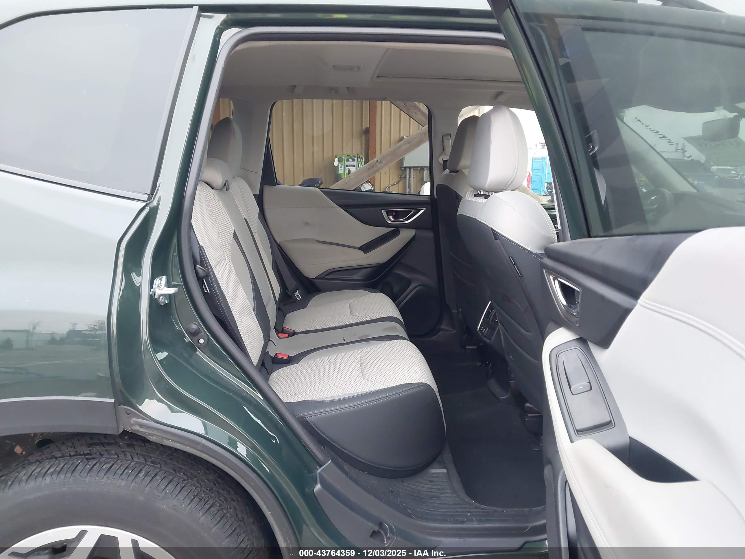 SUBARU FORESTER image 8