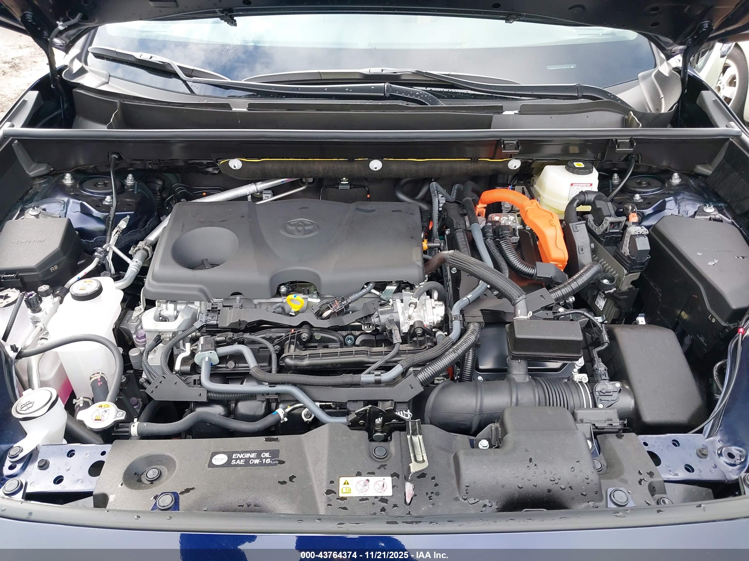 TOYOTA RAV4 image 10