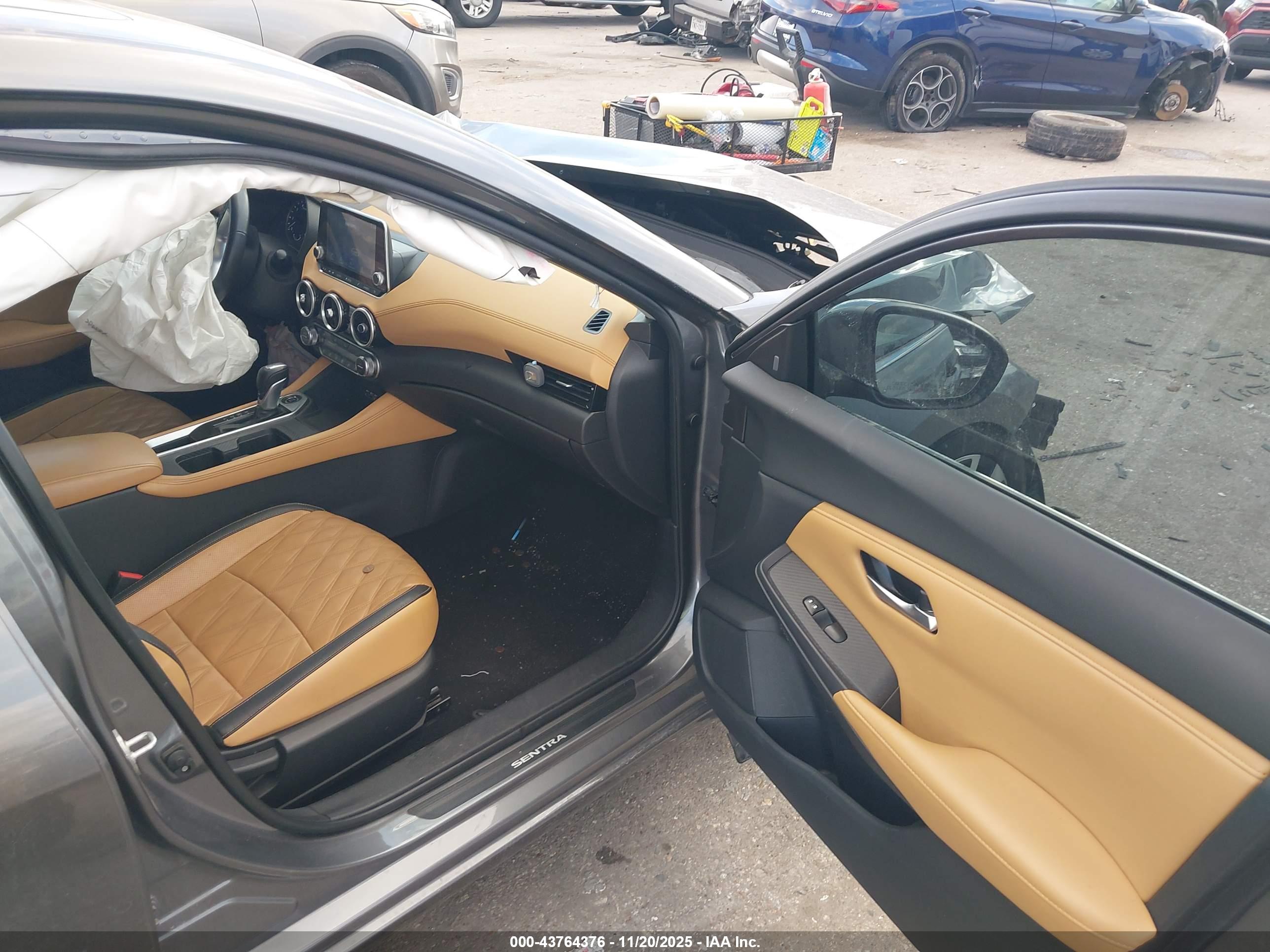 NISSAN SENTRA image 5