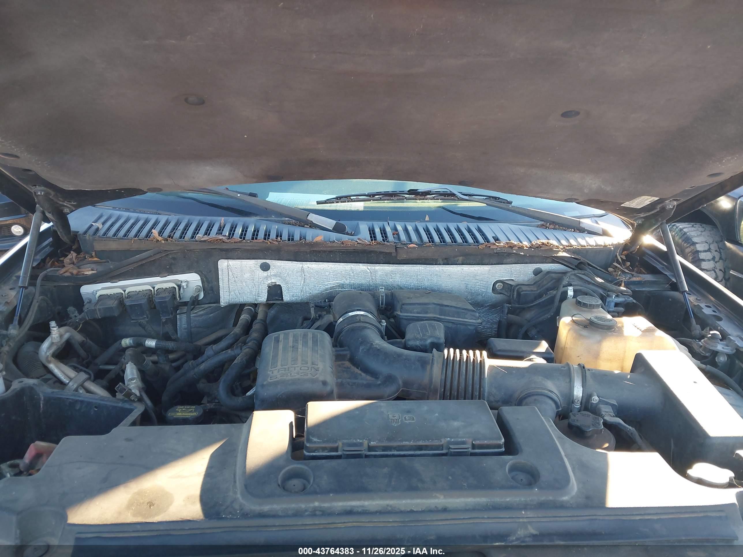 FORD EXPEDITION image 10