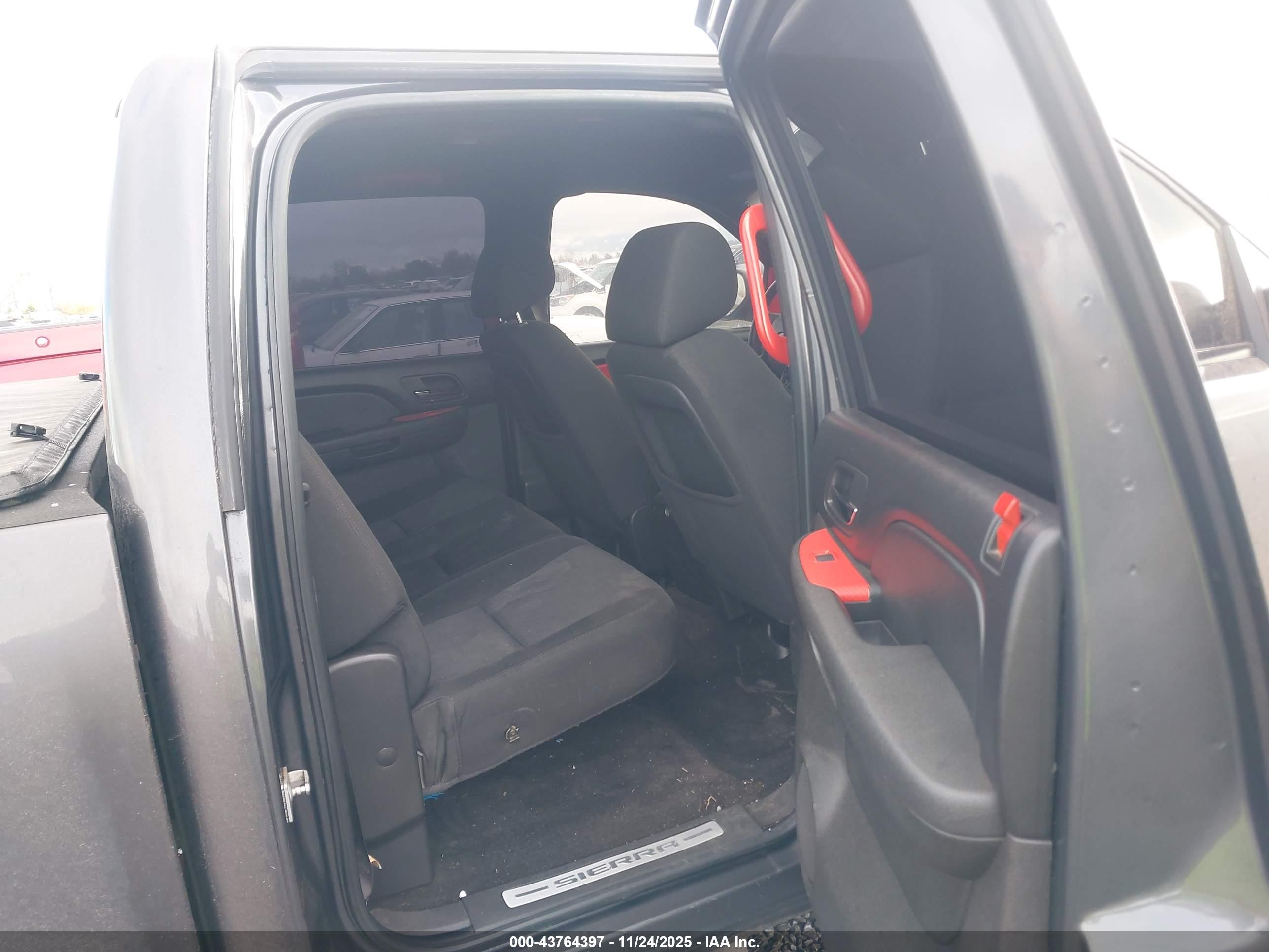 GMC SIERRA image 8