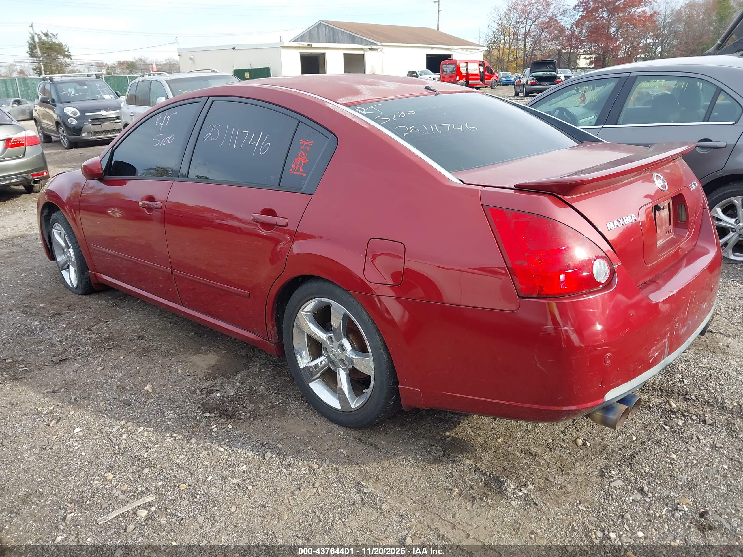 NISSAN MAXIMA image 3