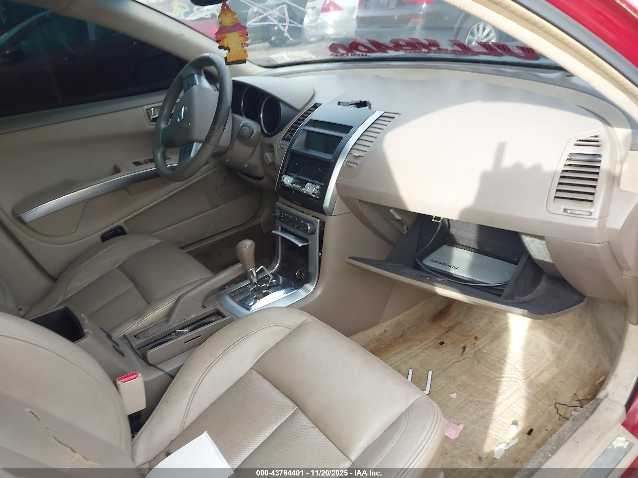 NISSAN MAXIMA image 5