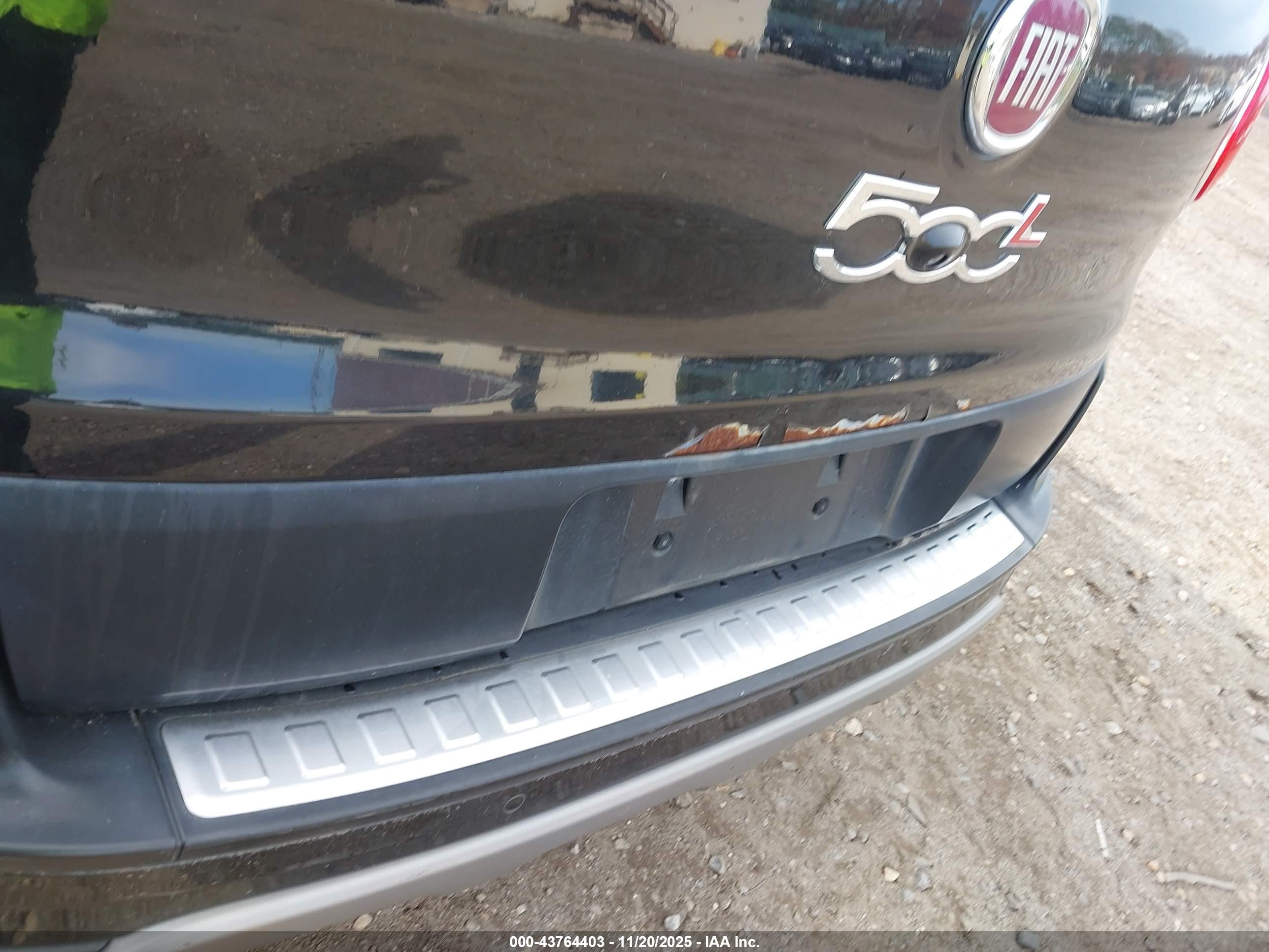FIAT 500L image 6