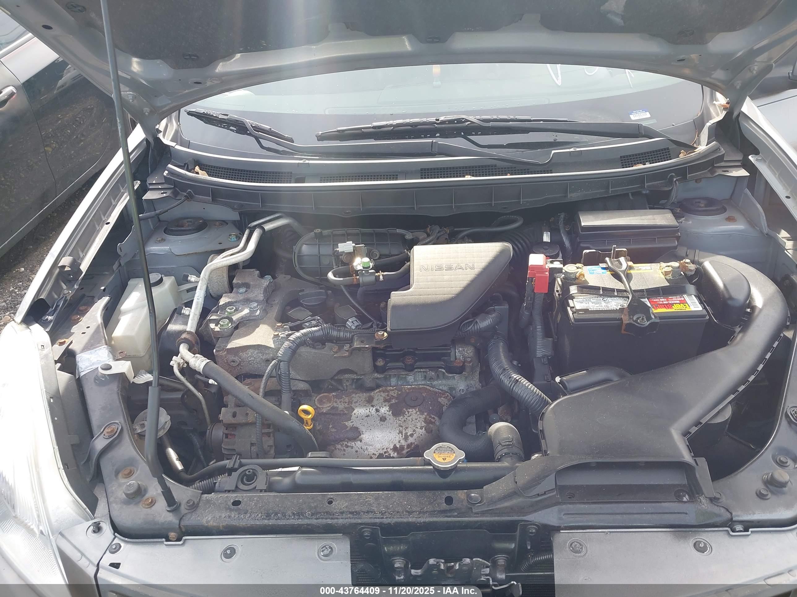 NISSAN ROGUE image 10