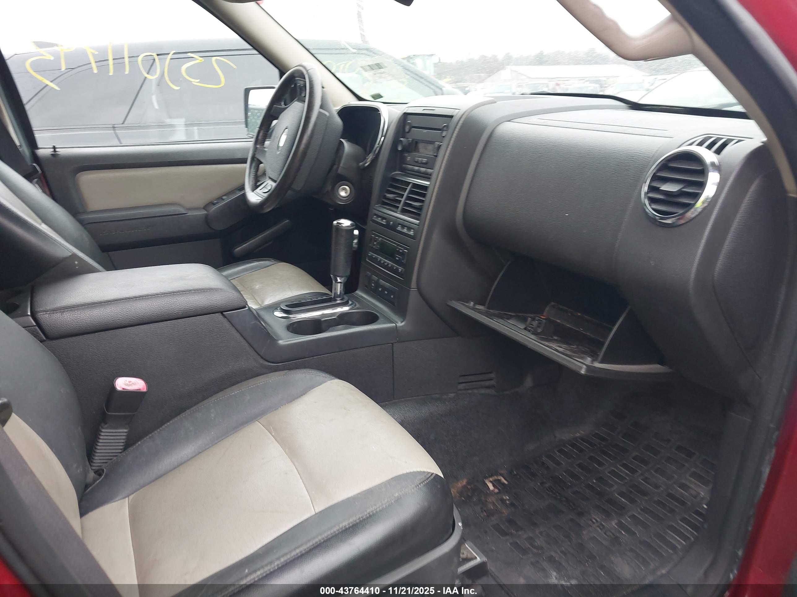 FORD EXPLORER image 5