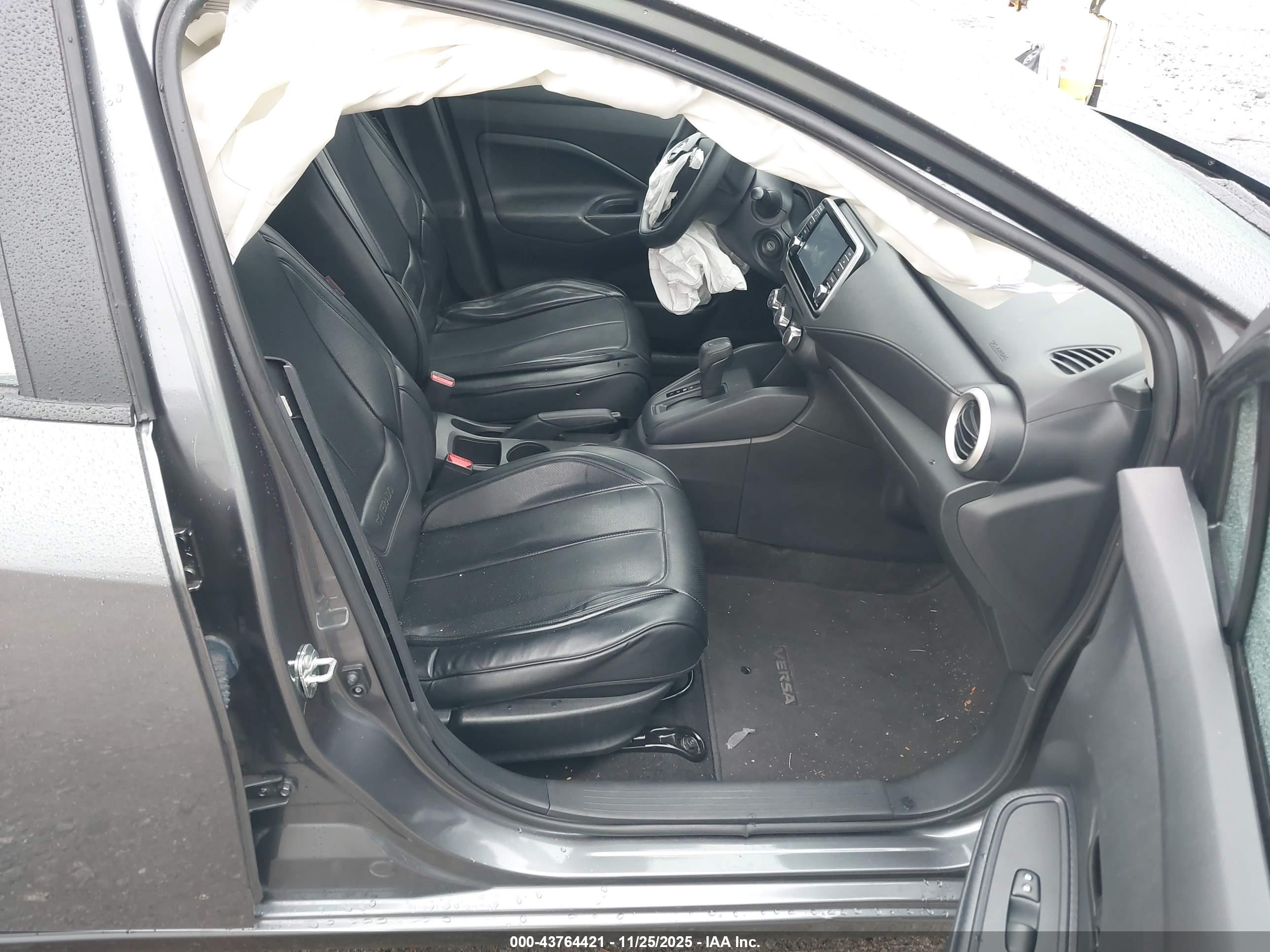 NISSAN VERSA image 5