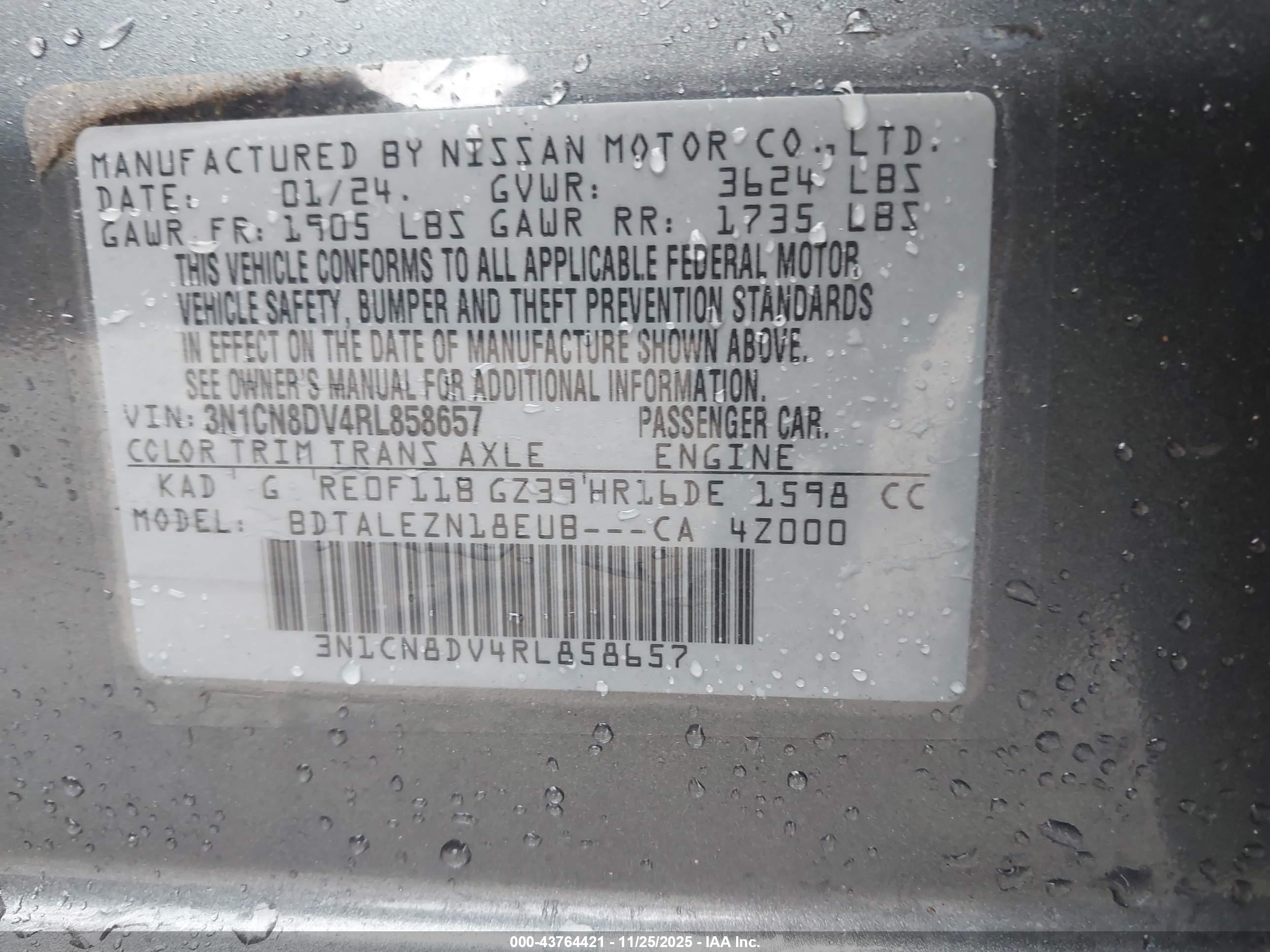 NISSAN VERSA image 9