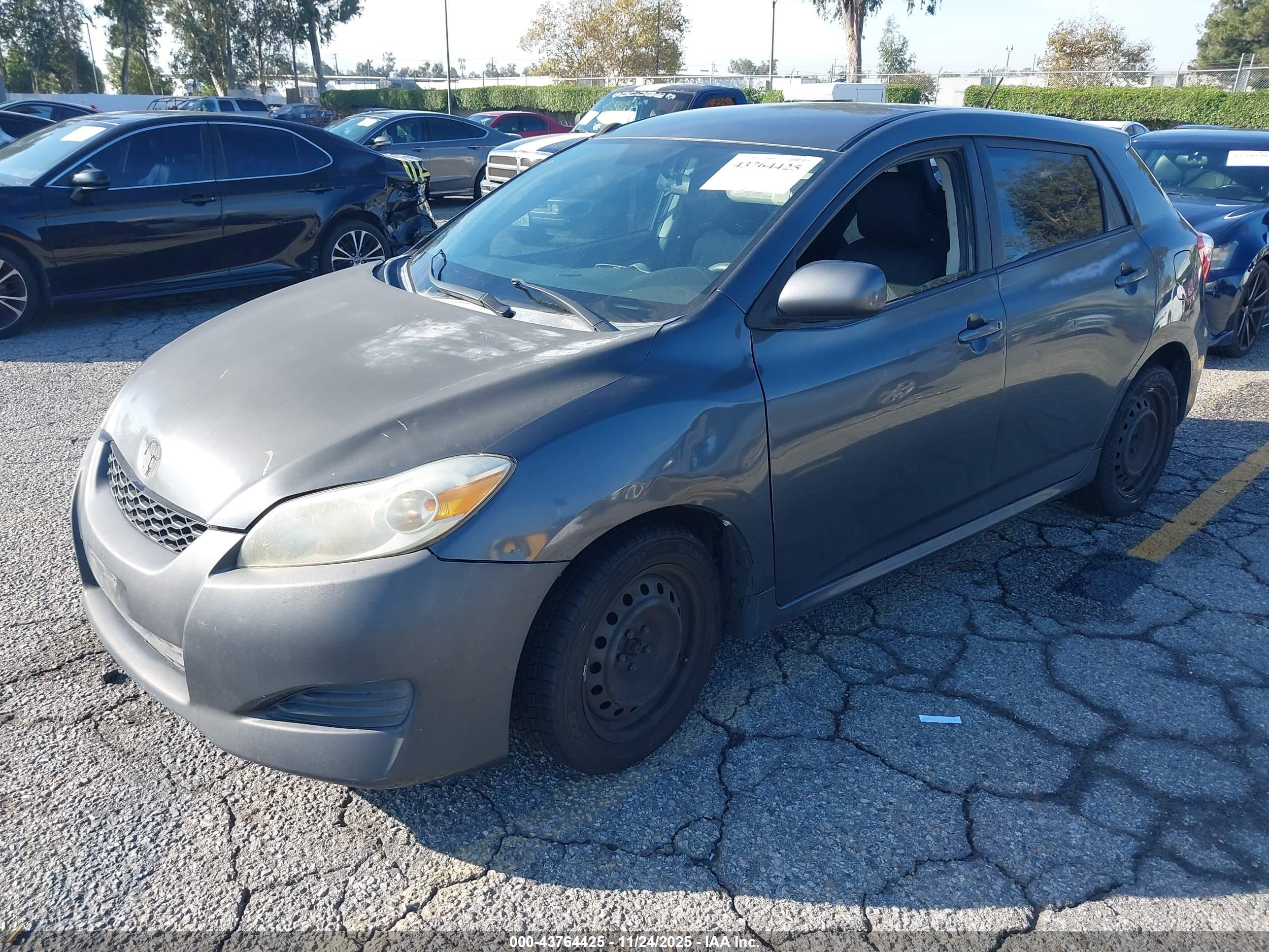 TOYOTA MATRIX image 2