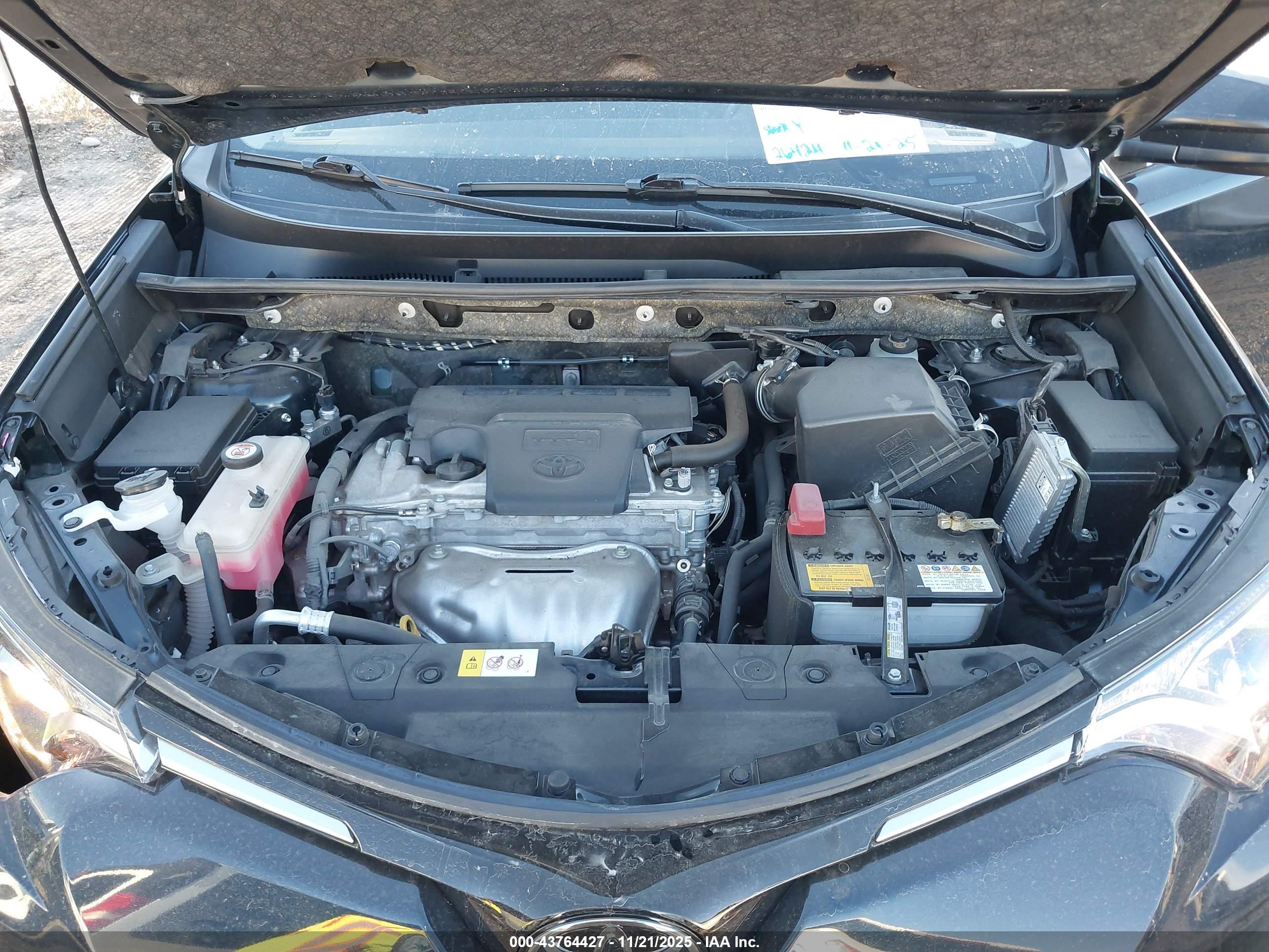 TOYOTA RAV4 image 10