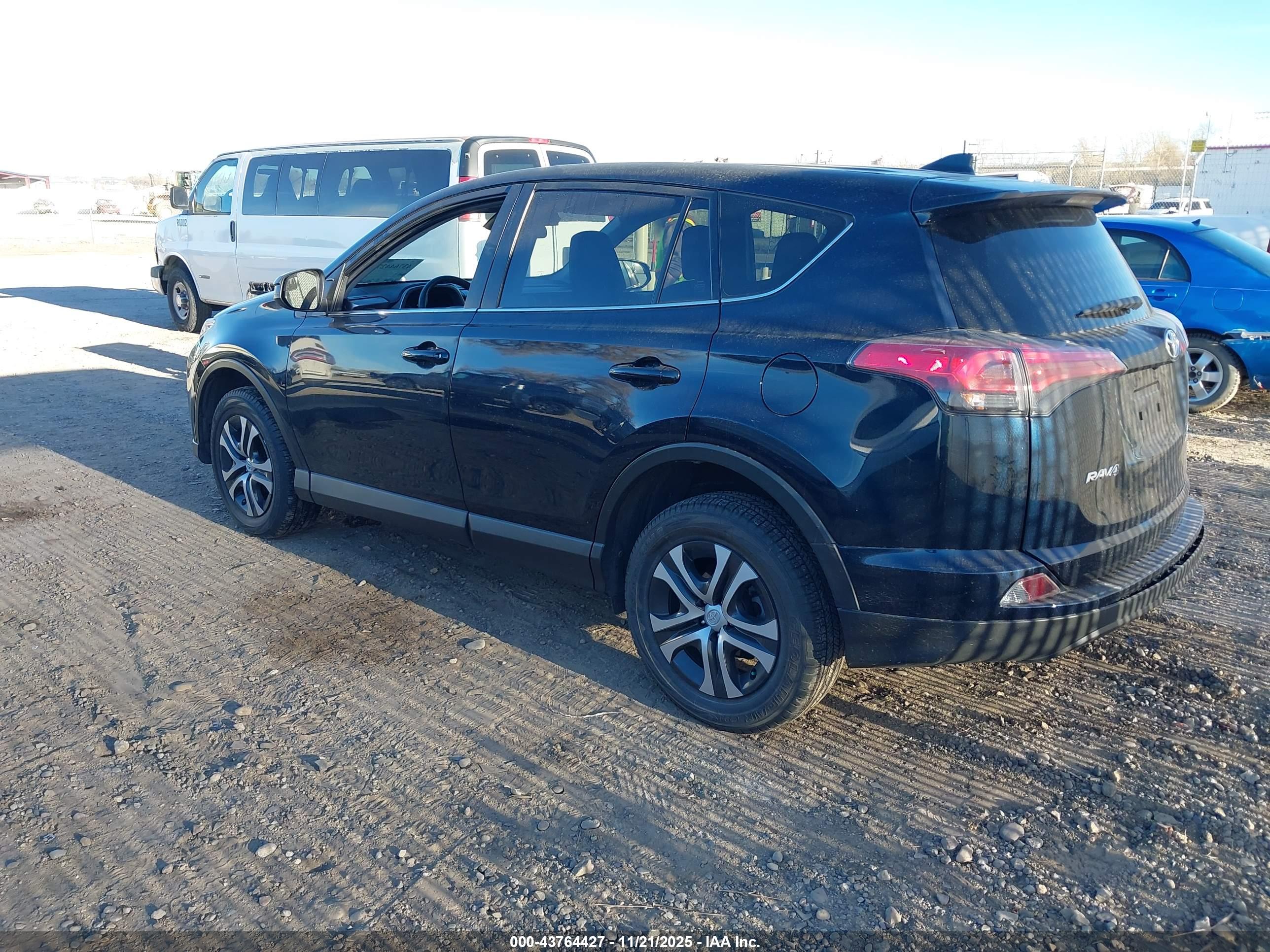 TOYOTA RAV4 image 3