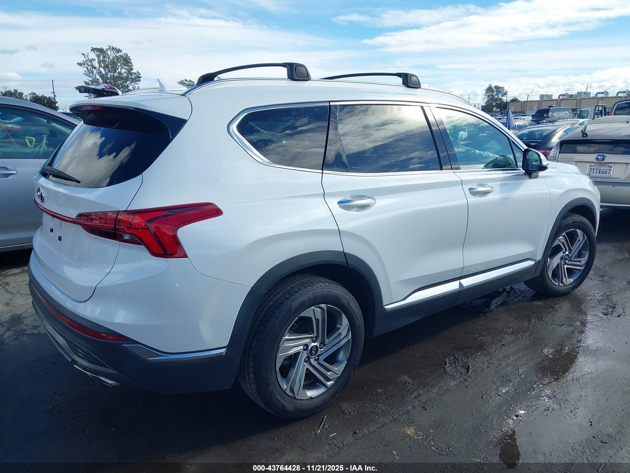 HYUNDAI SANTA image 4