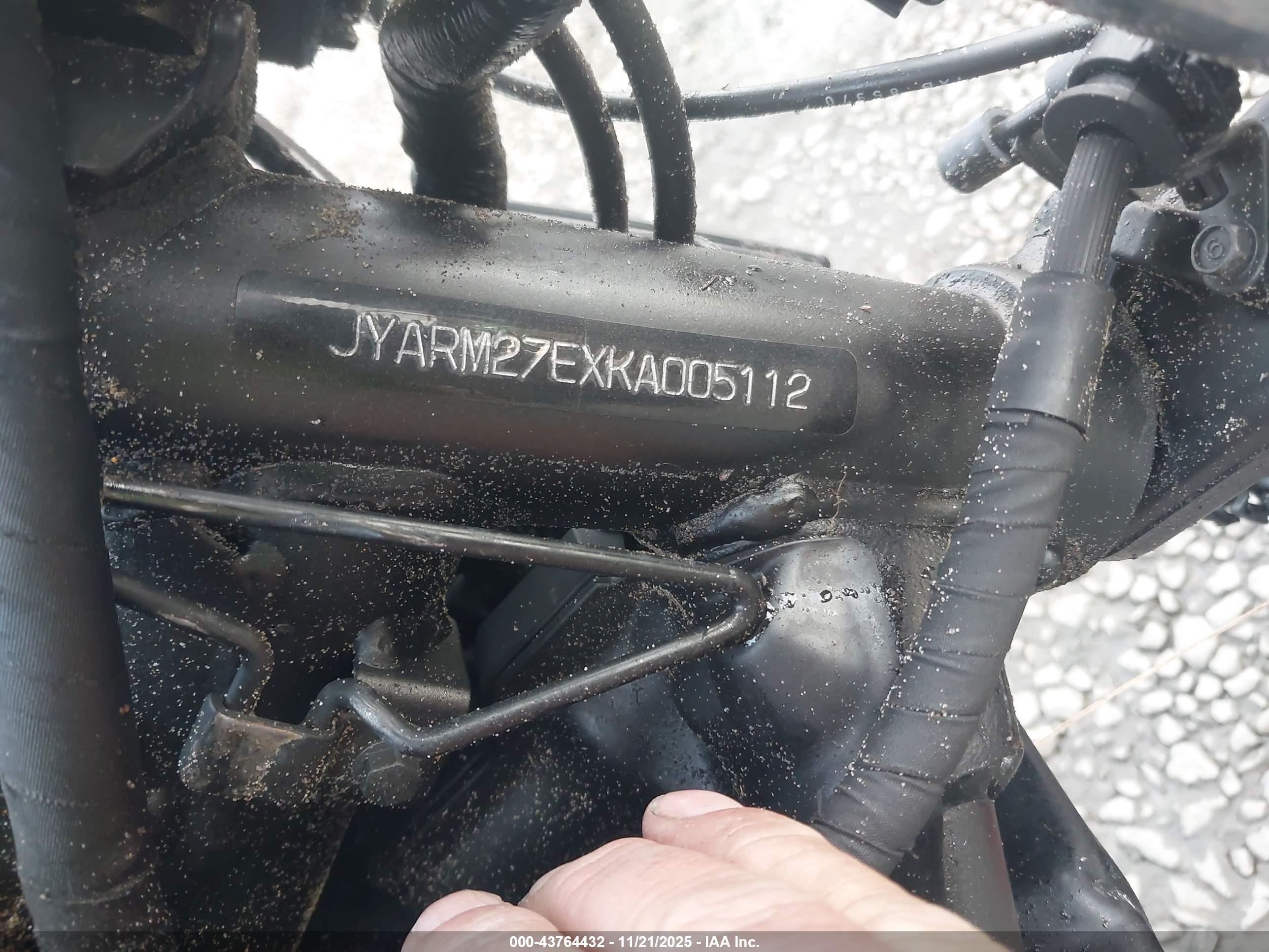 YAMAHA MT07 image 10