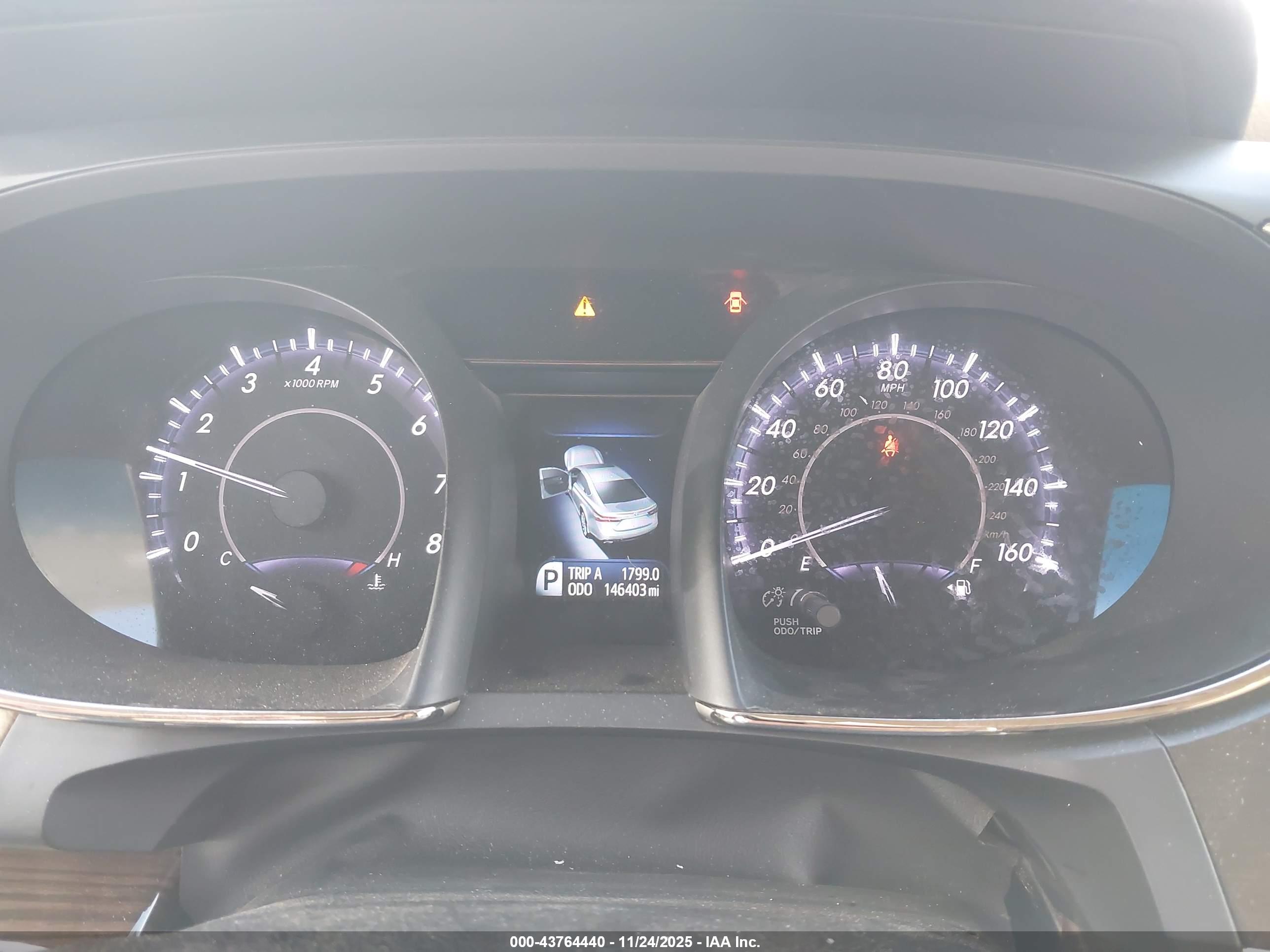 TOYOTA AVALON image 7