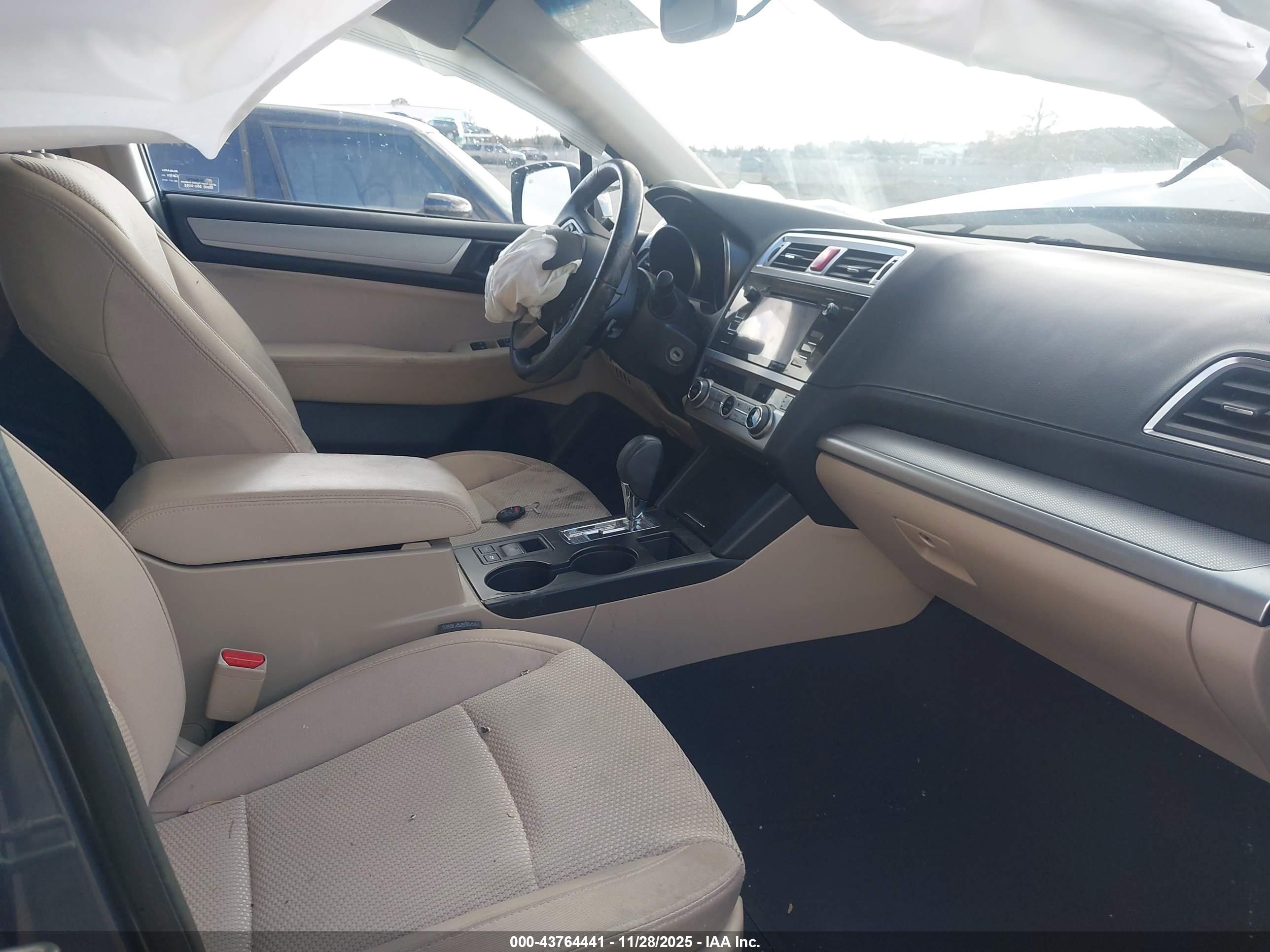 SUBARU OUTBACK image 5