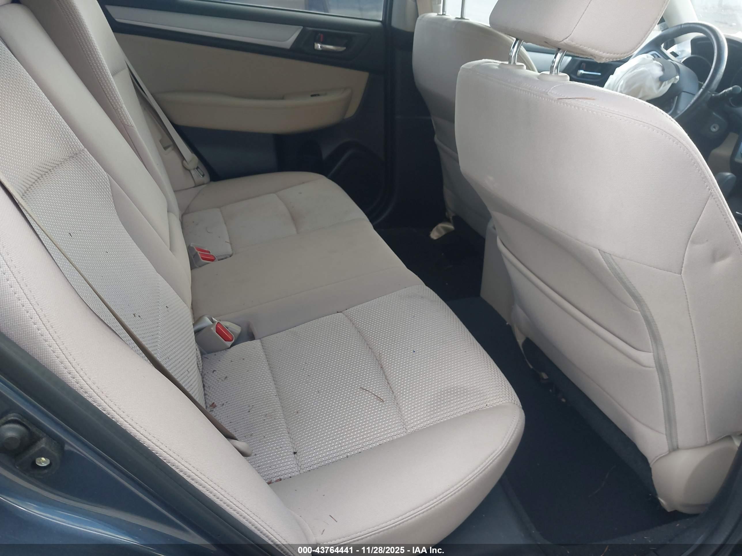 SUBARU OUTBACK image 8