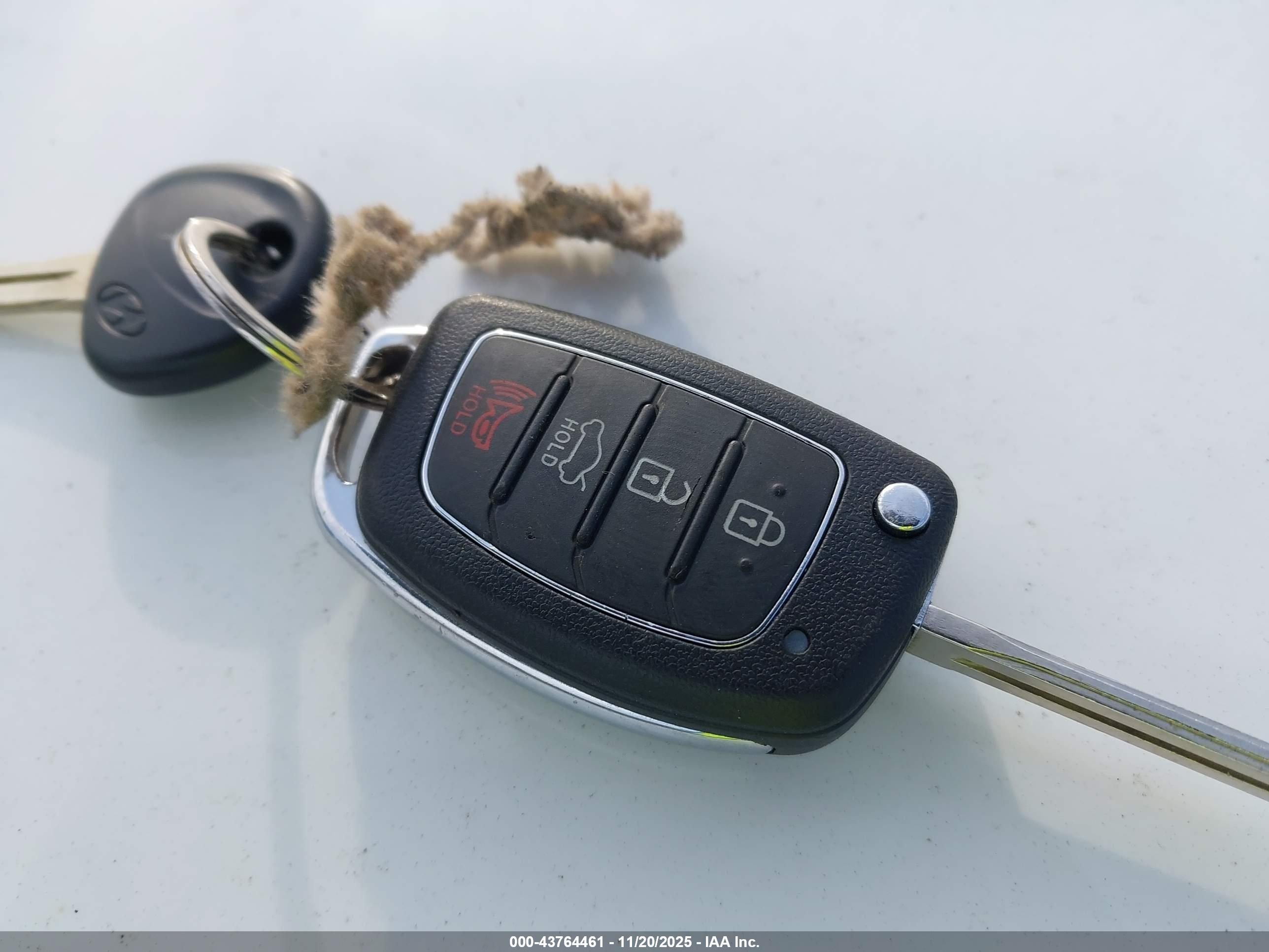 HYUNDAI SONATA image 11