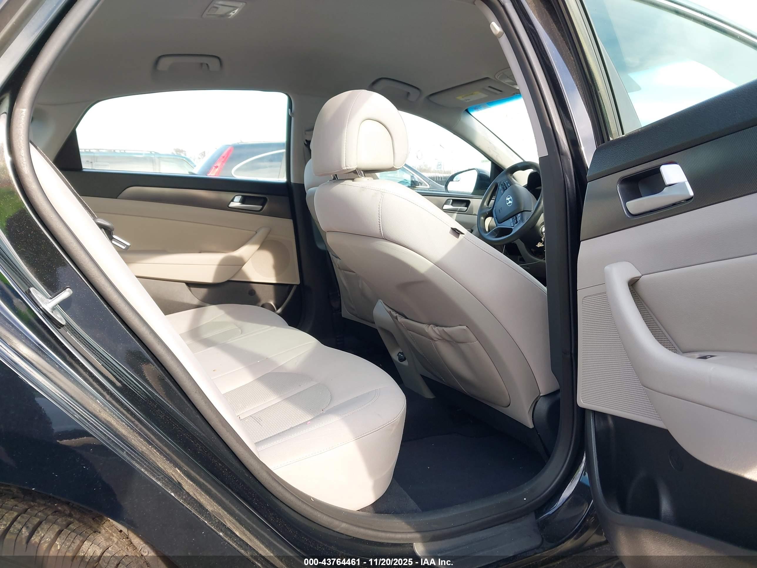 HYUNDAI SONATA image 8