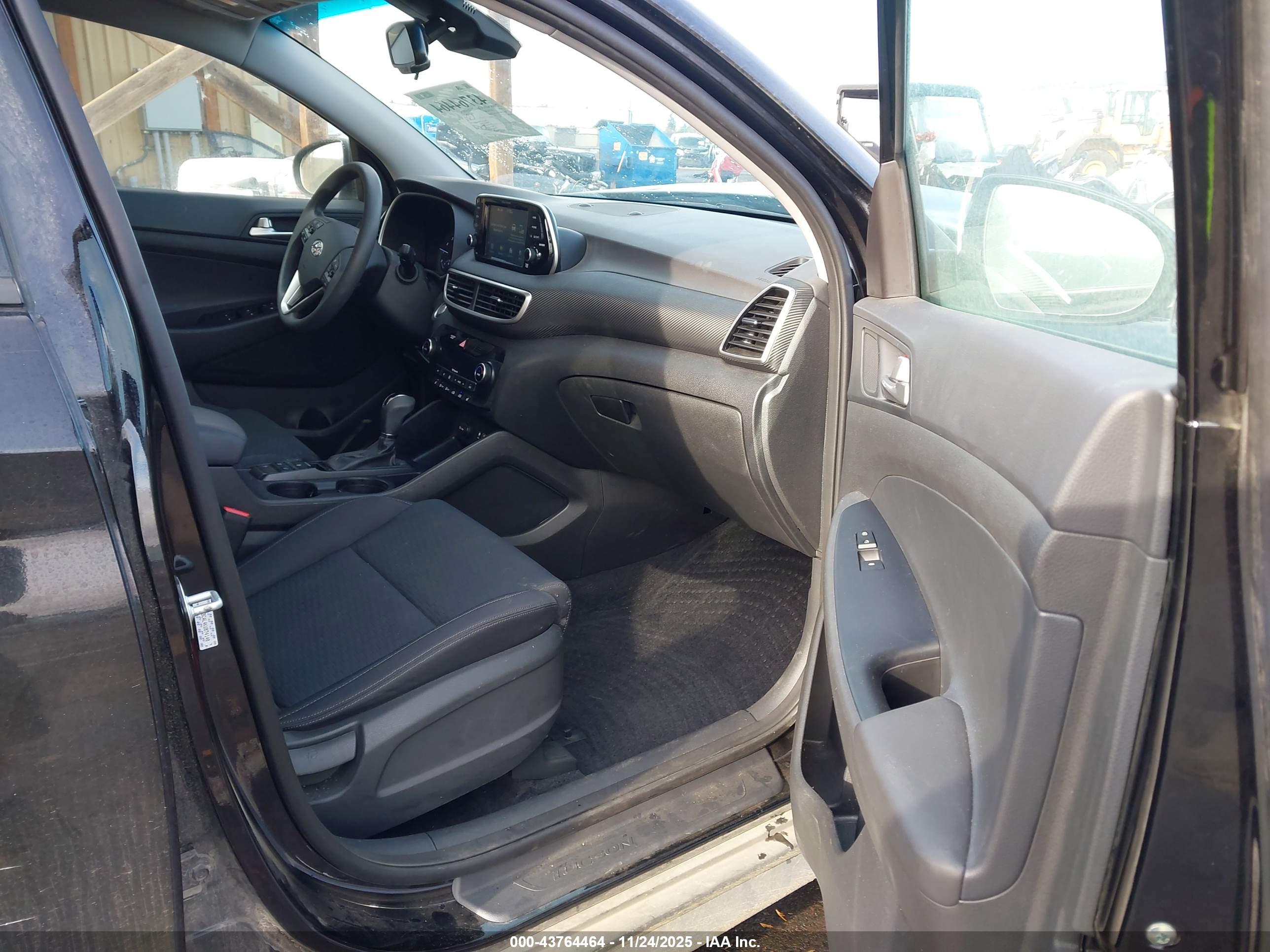 HYUNDAI TUCSON image 5