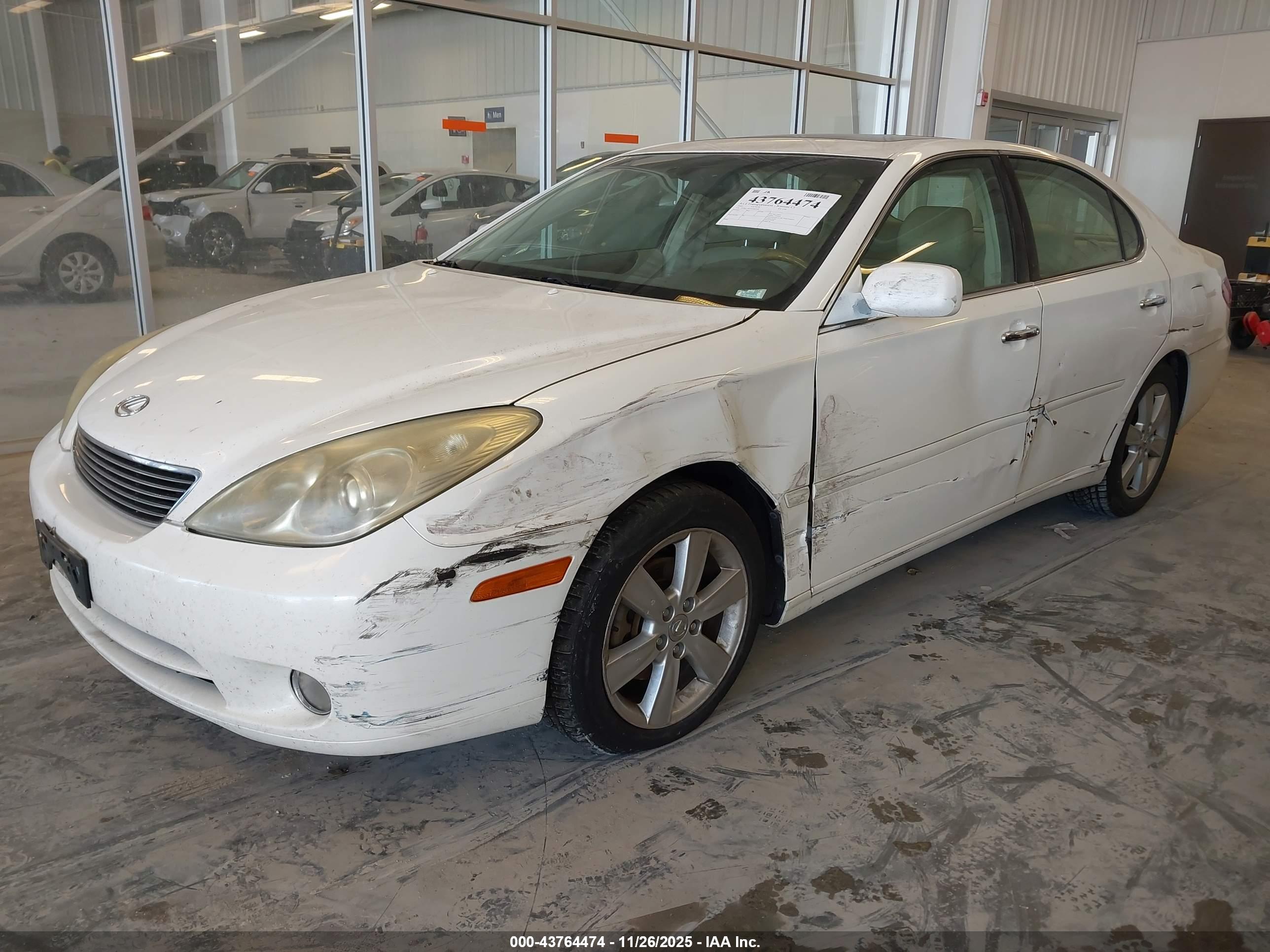 LEXUS ES image 2