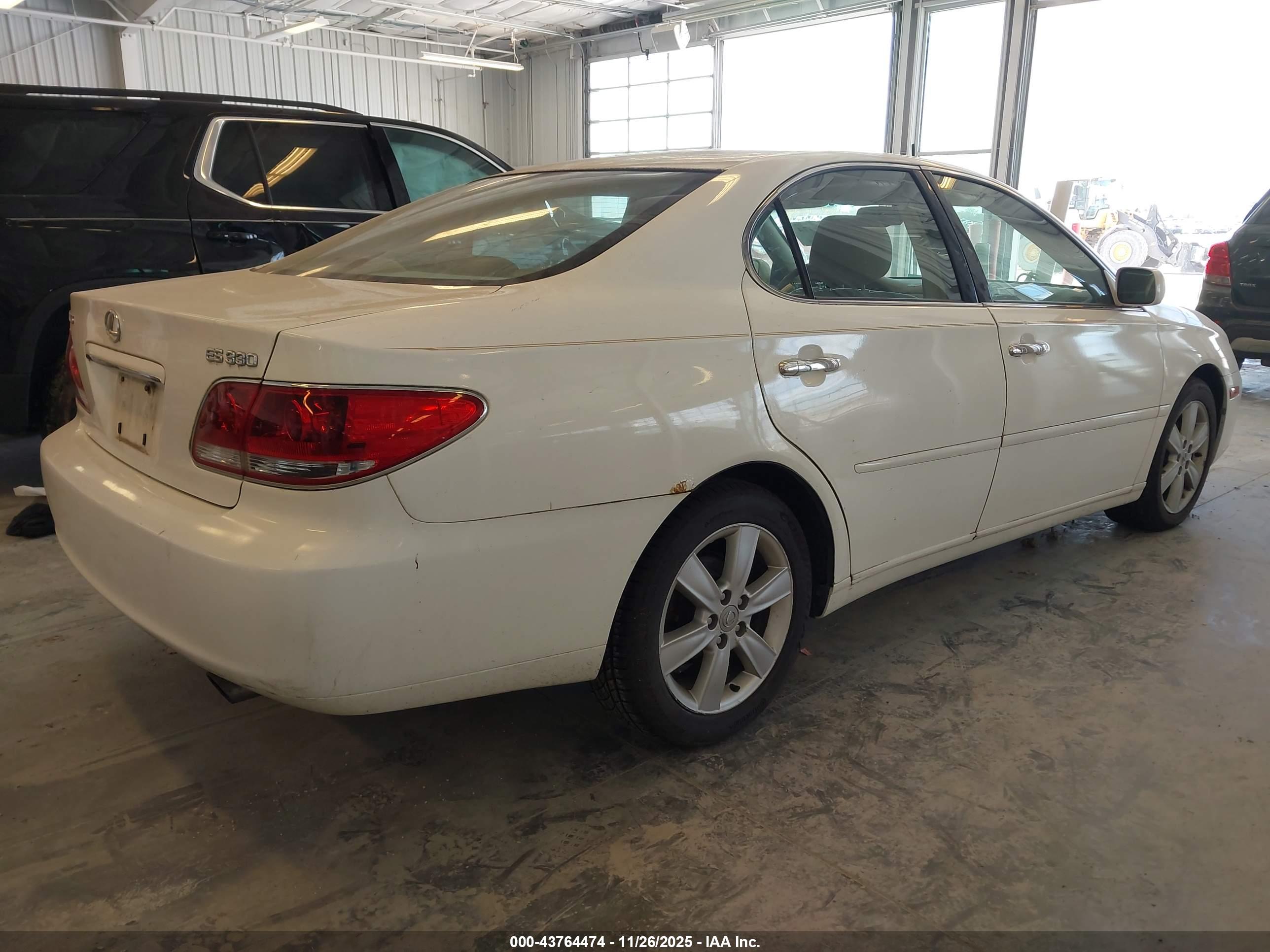 LEXUS ES image 4