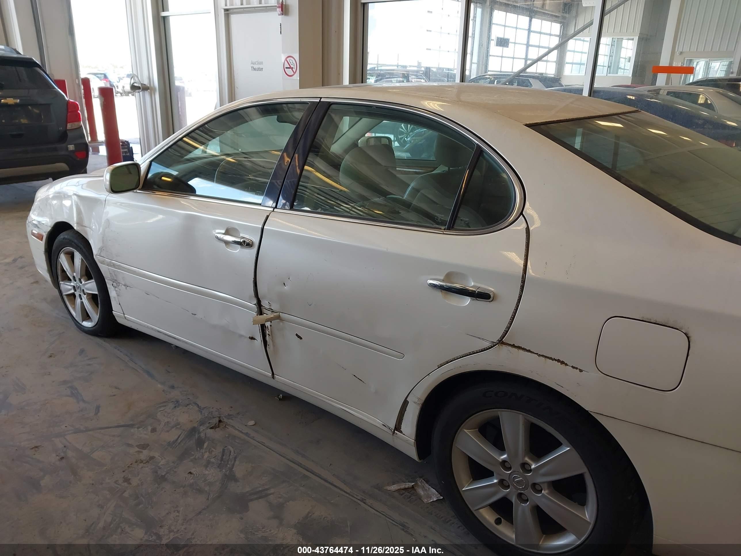 LEXUS ES image 6
