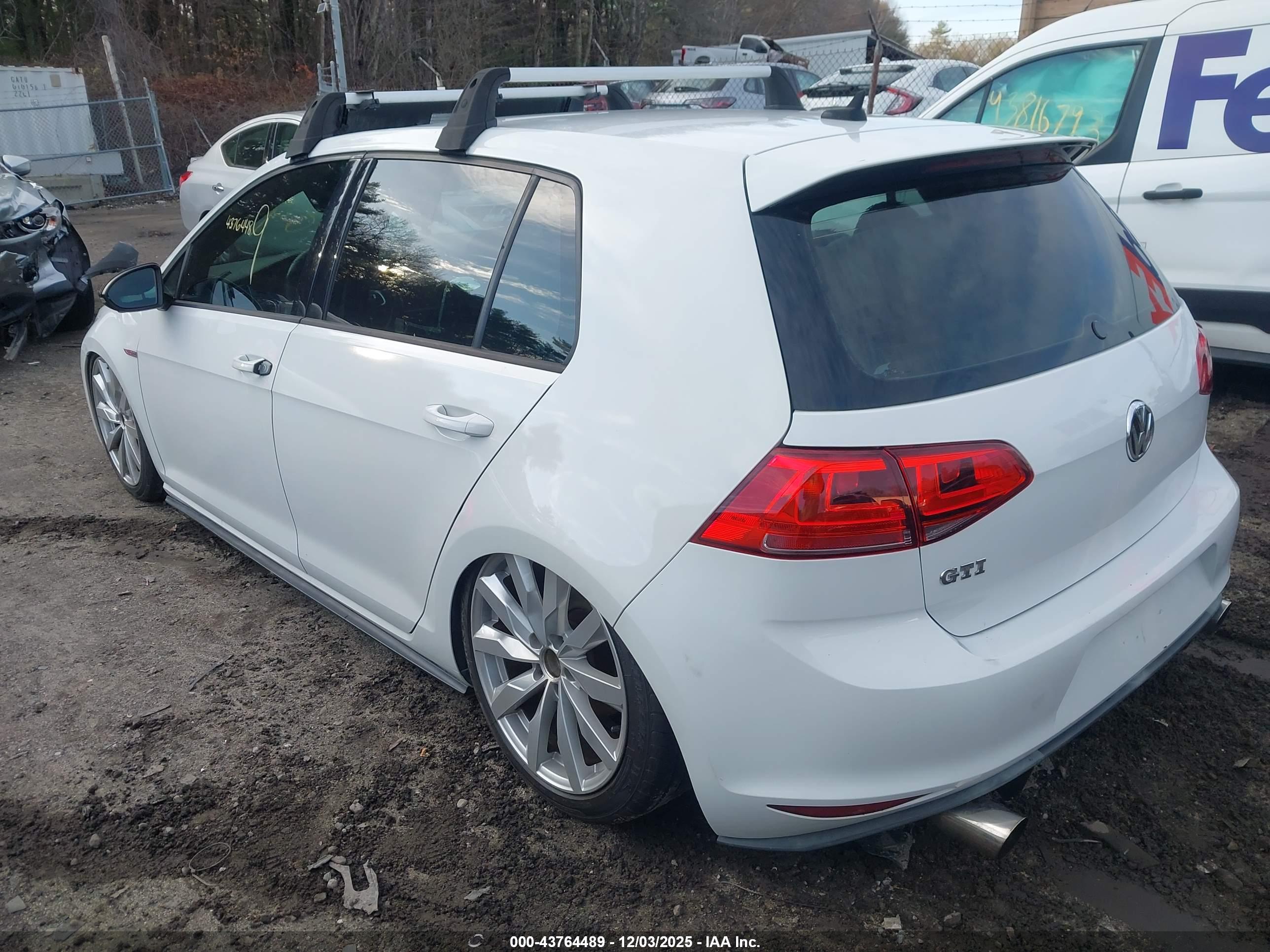 VOLKSWAGEN GOLF image 3