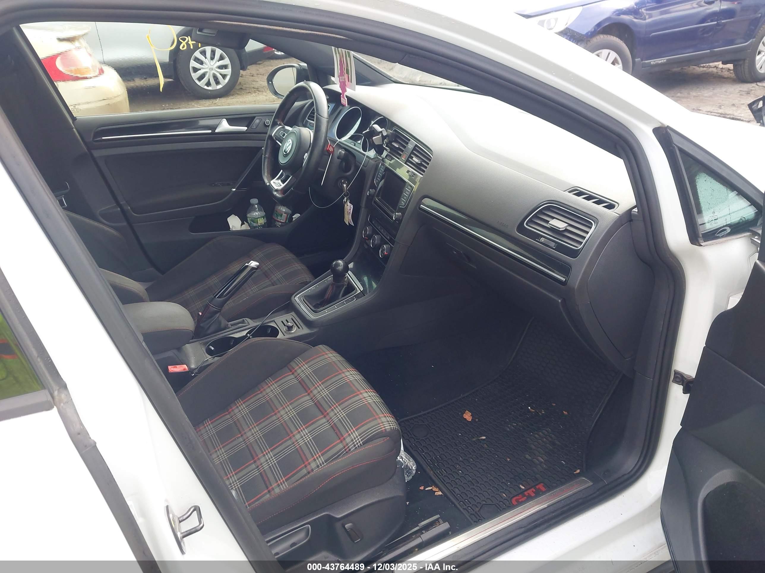 VOLKSWAGEN GOLF image 5