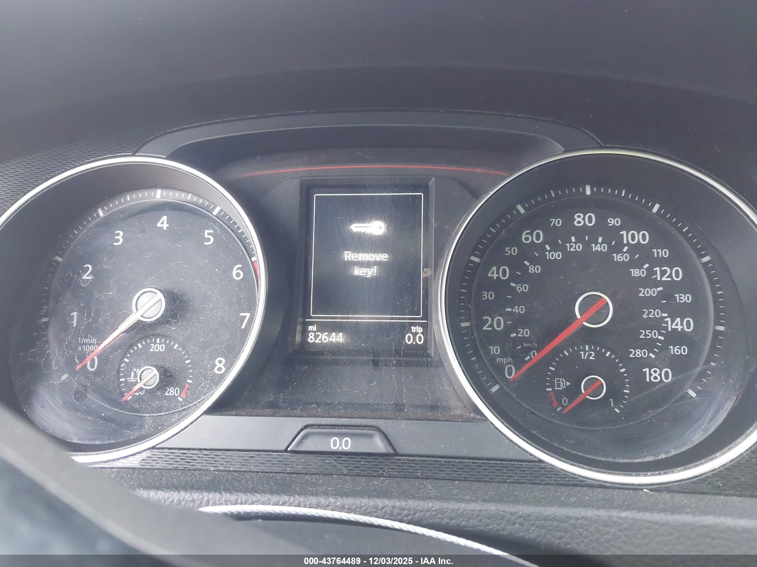 VOLKSWAGEN GOLF image 7