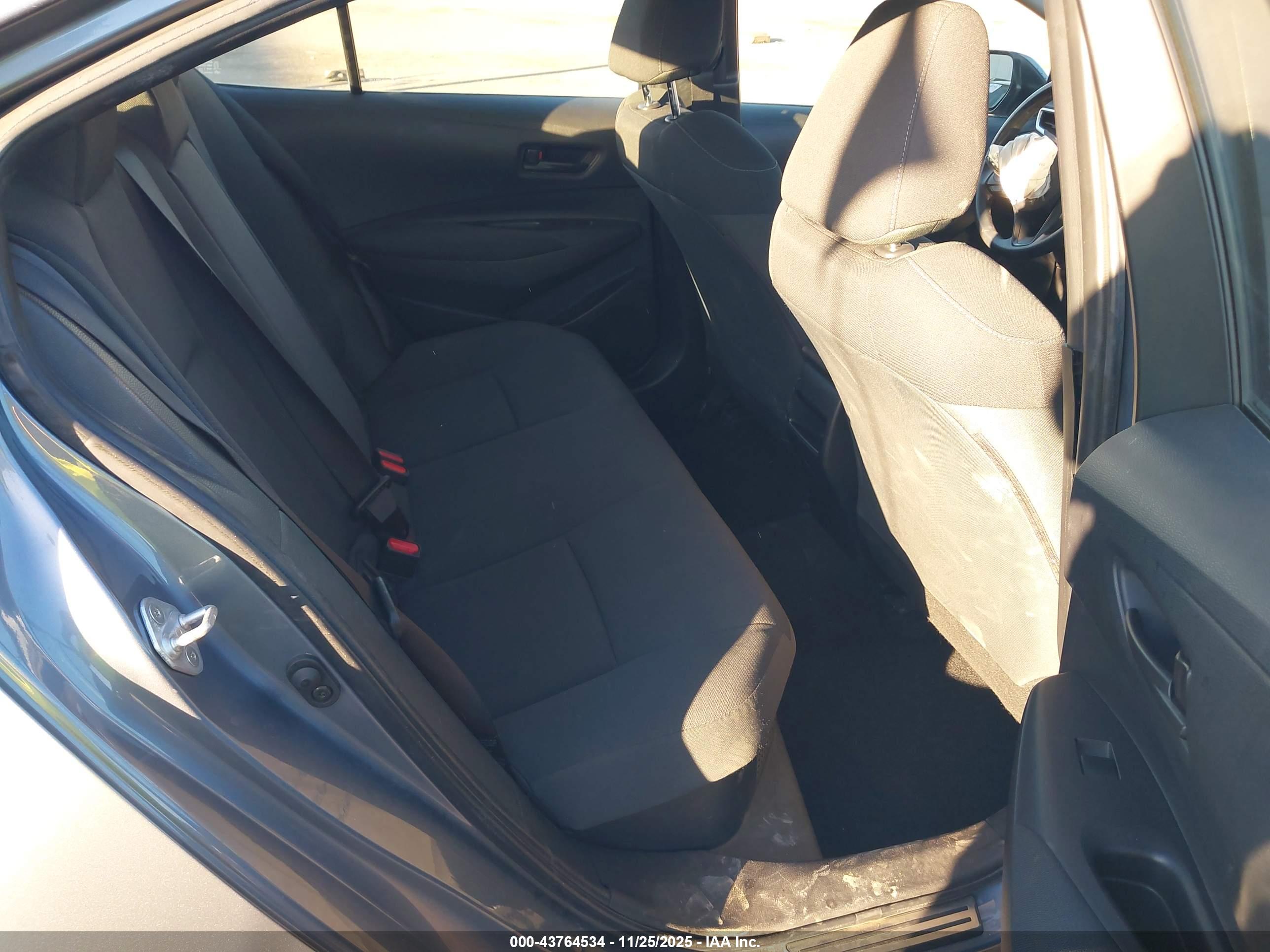 TOYOTA COROLLA image 8