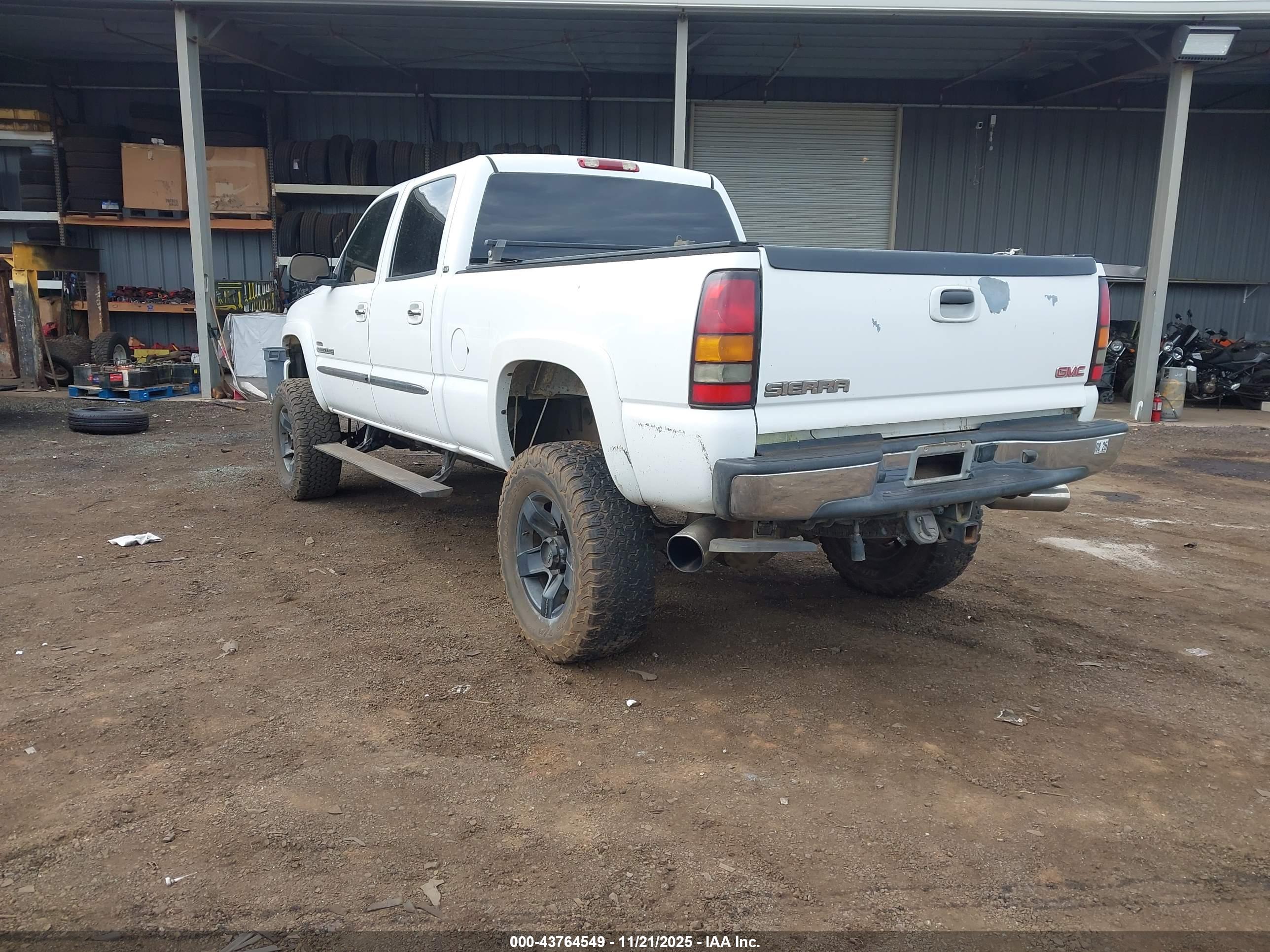 GMC SIERRA image 3