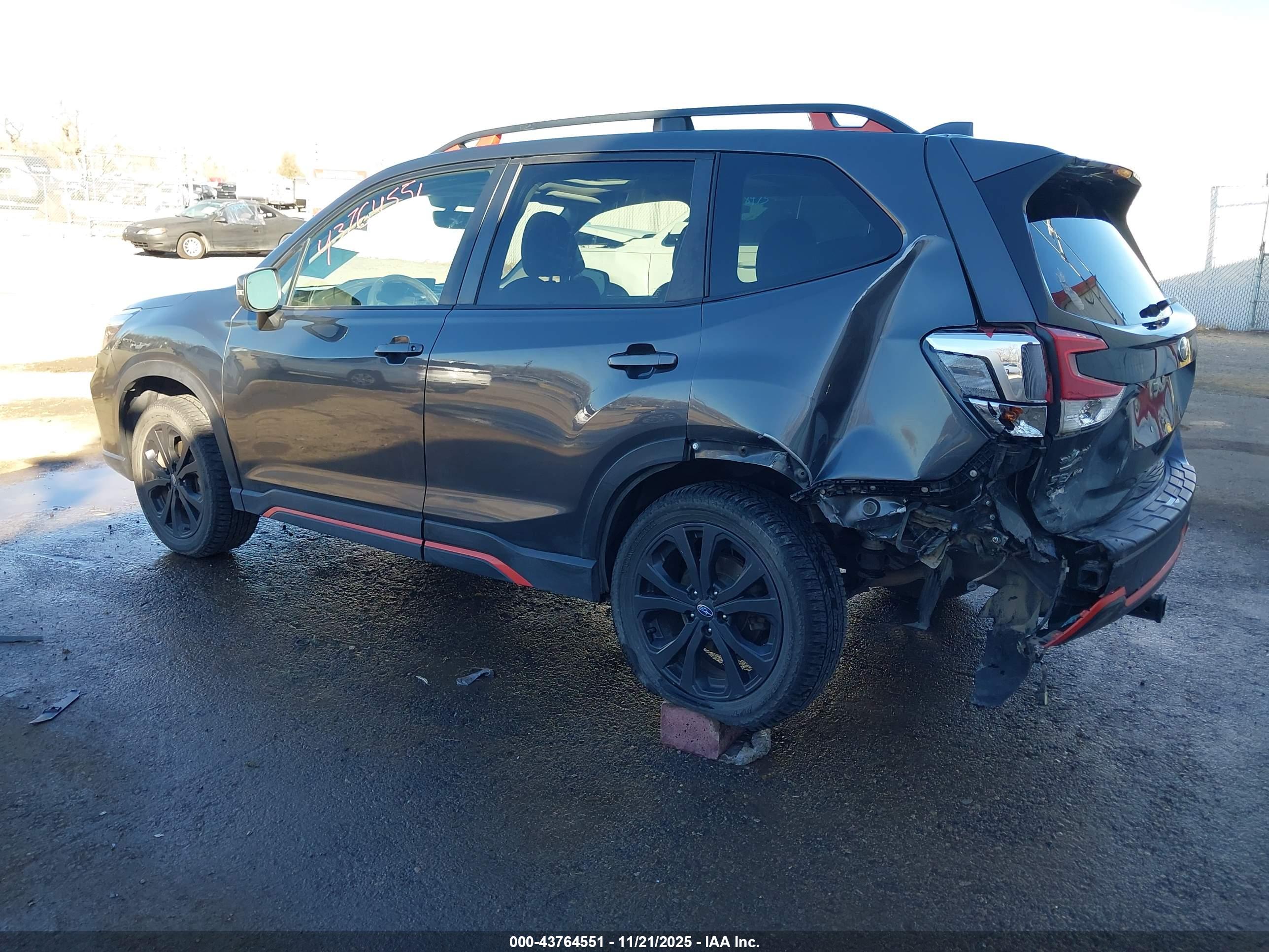 SUBARU FORESTER image 3